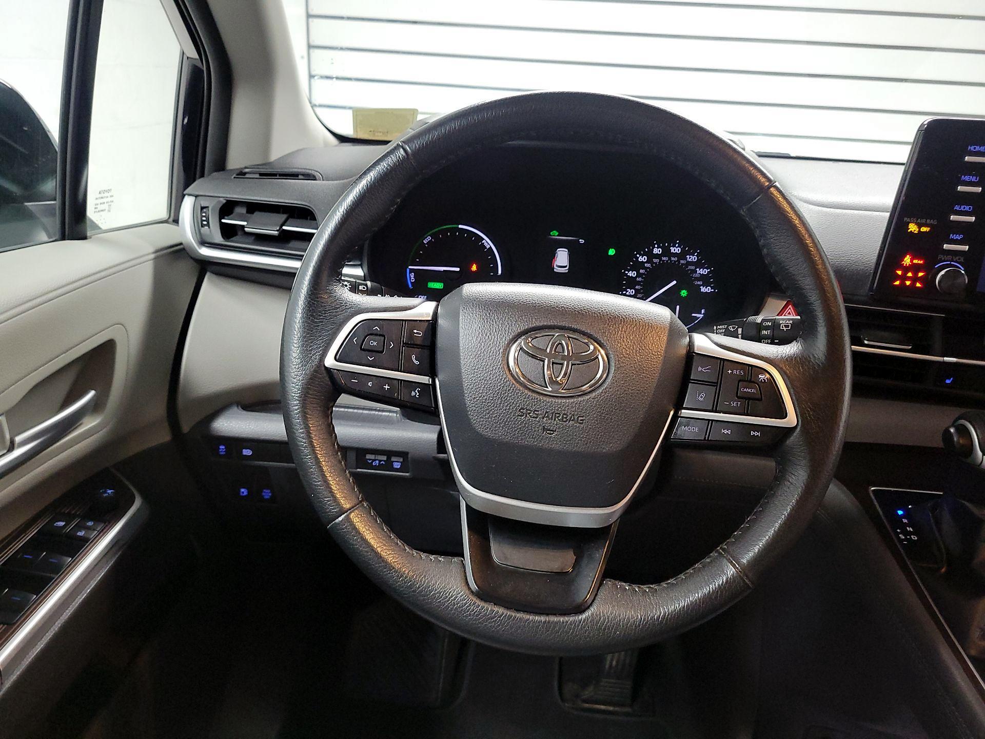 Thumbnail: 2022 Toyota Sienna - 10