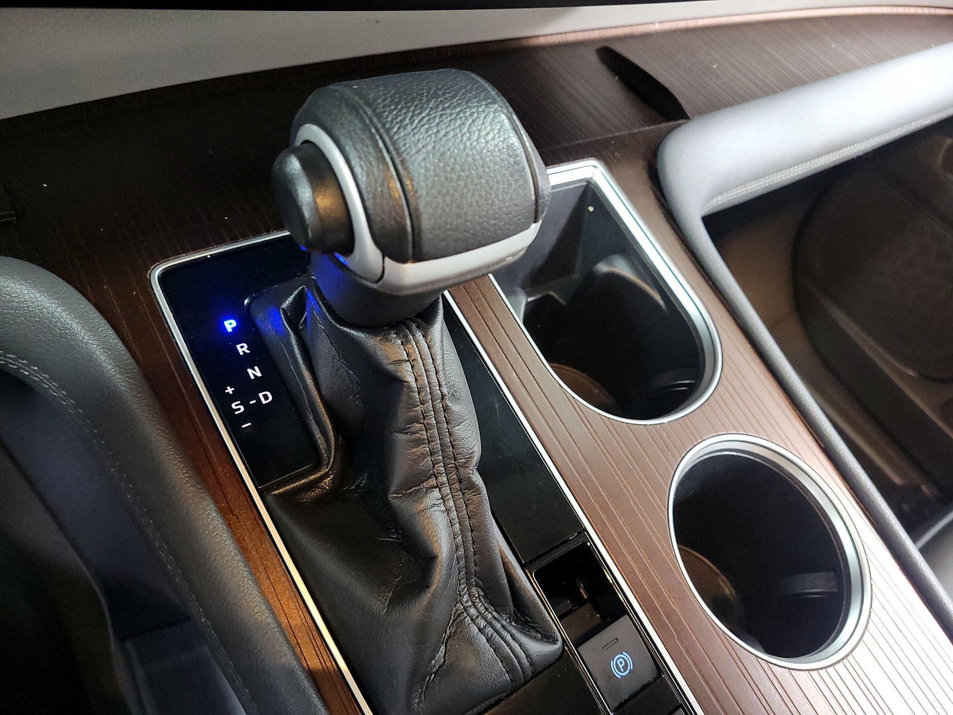 Thumbnail: 2022 Toyota Sienna - 16
