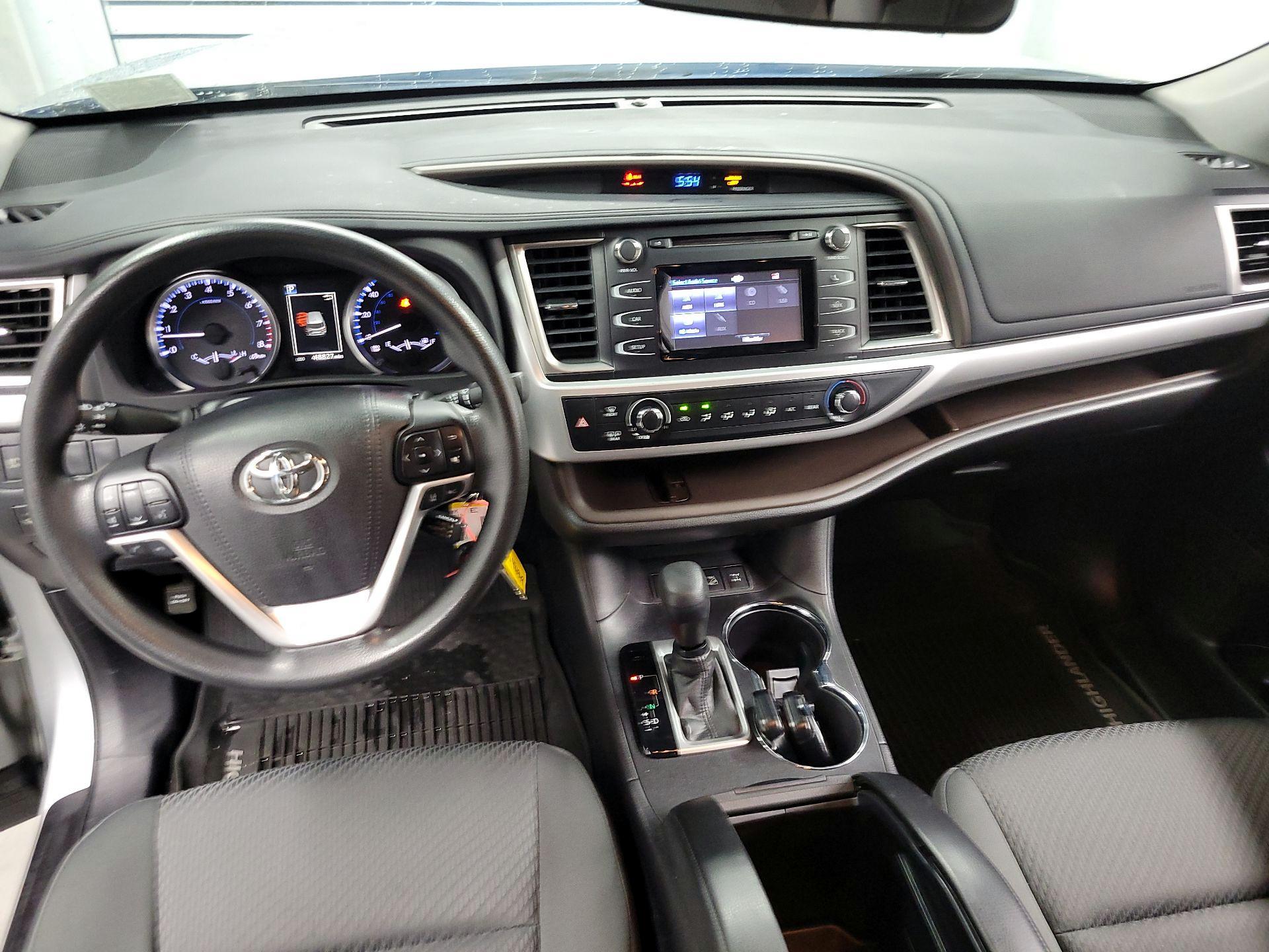 Thumbnail: 2017 Toyota Highlander - 9