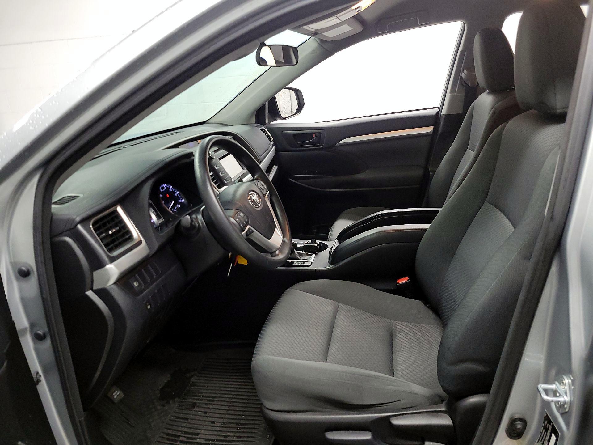 Thumbnail: 2017 Toyota Highlander - 11
