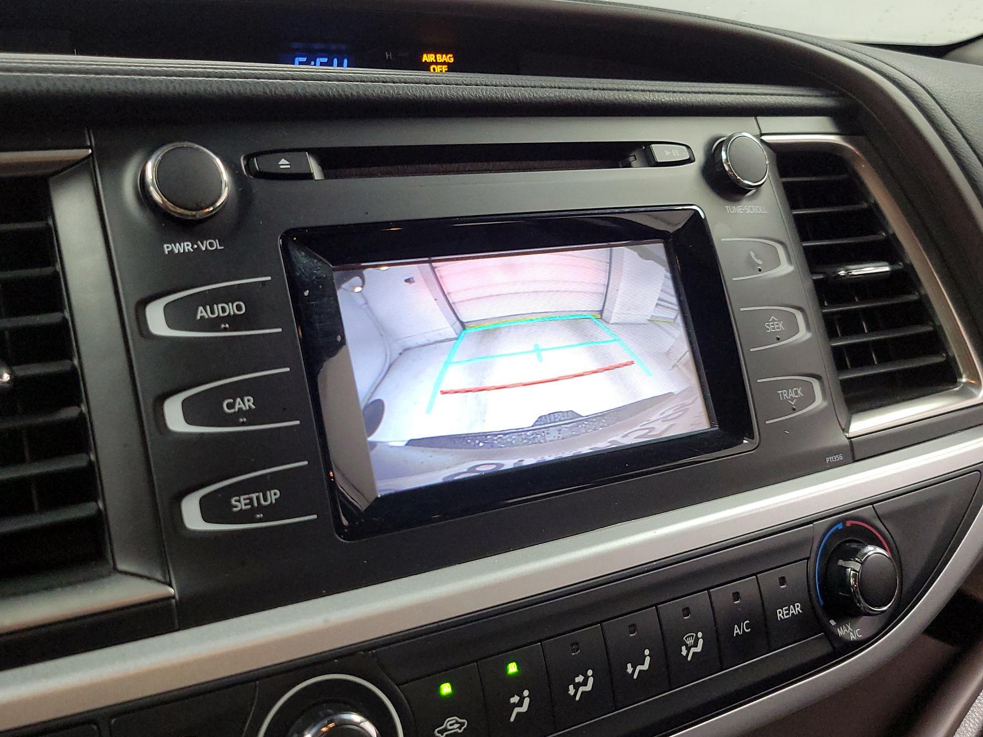 Thumbnail: 2017 Toyota Highlander - 14