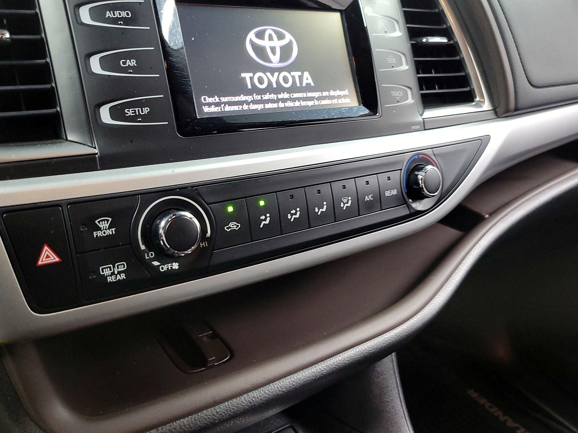 Thumbnail: 2017 Toyota Highlander - 16
