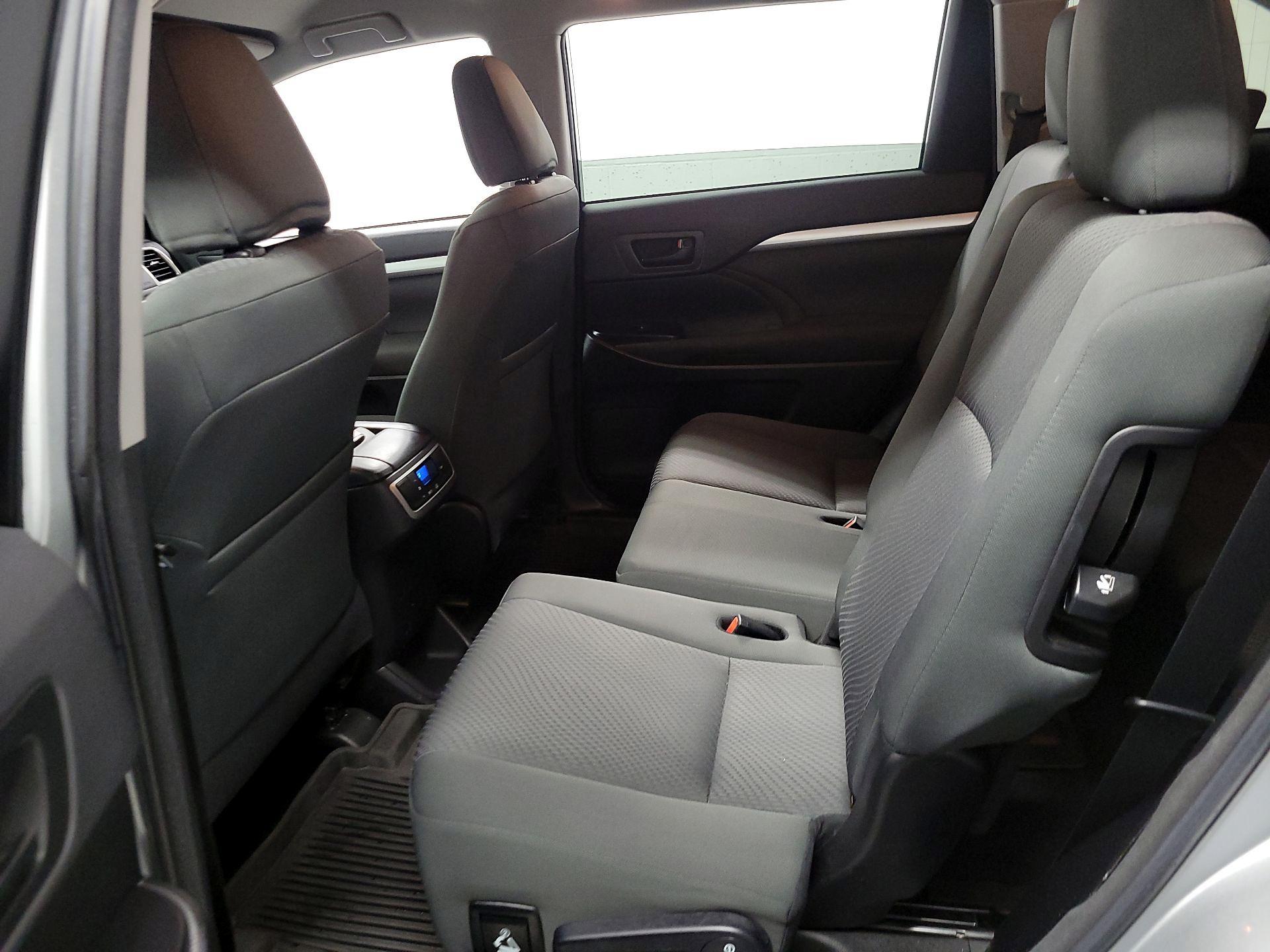 Thumbnail: 2017 Toyota Highlander - 18