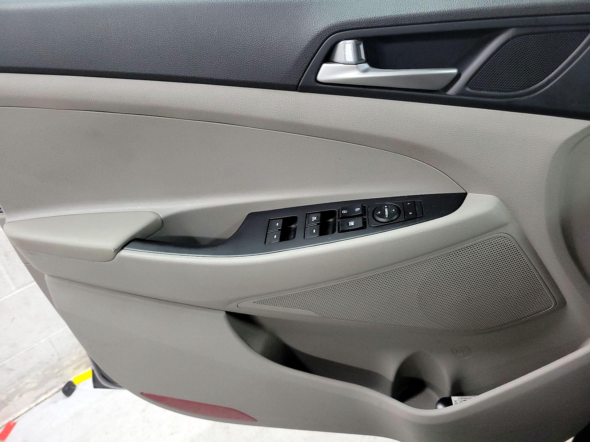 Thumbnail: 2020 Hyundai Tucson - 12