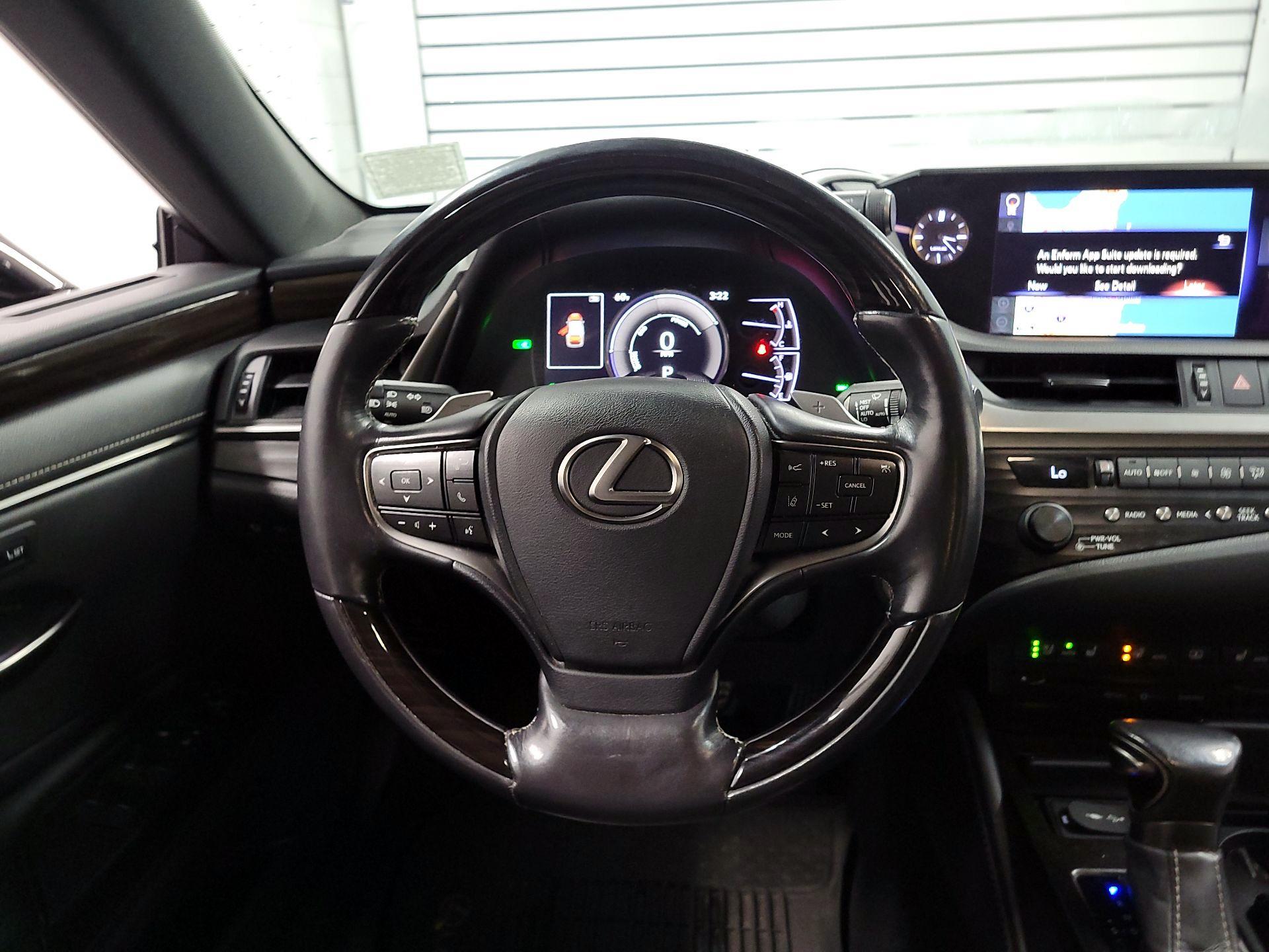 Thumbnail: 2019 Lexus ES - 10