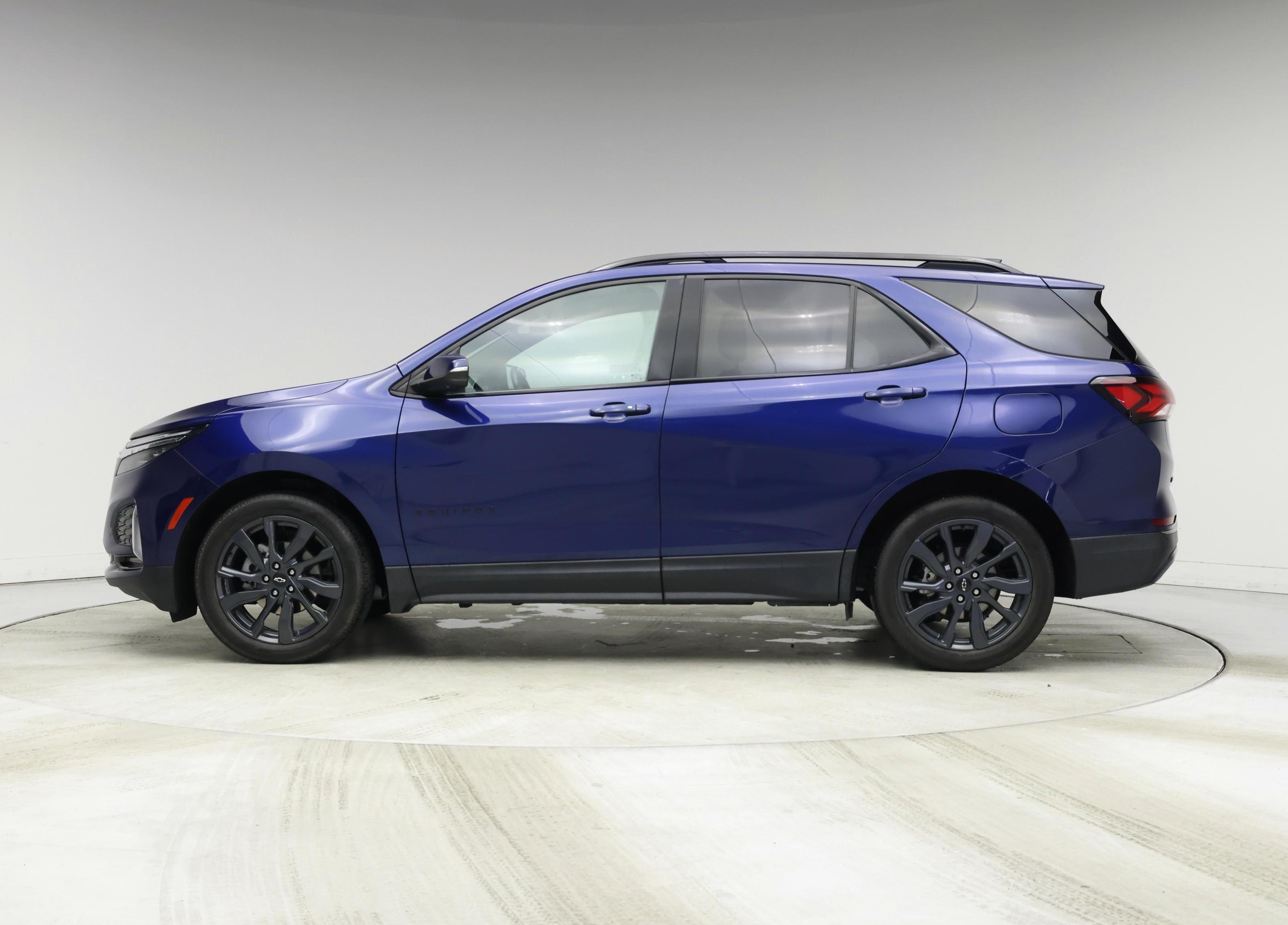 Thumbnail: 2022 Chevrolet Equinox - 3
