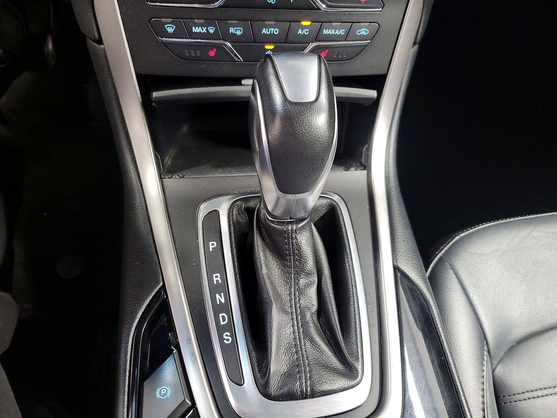 Thumbnail: 2017 Ford Edge - 16