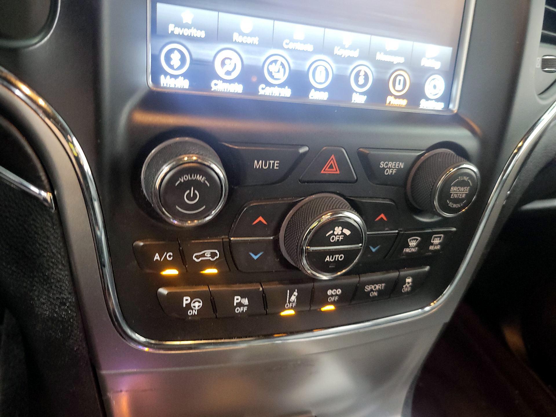 Thumbnail: 2018 Jeep Grand Cherokee - 15