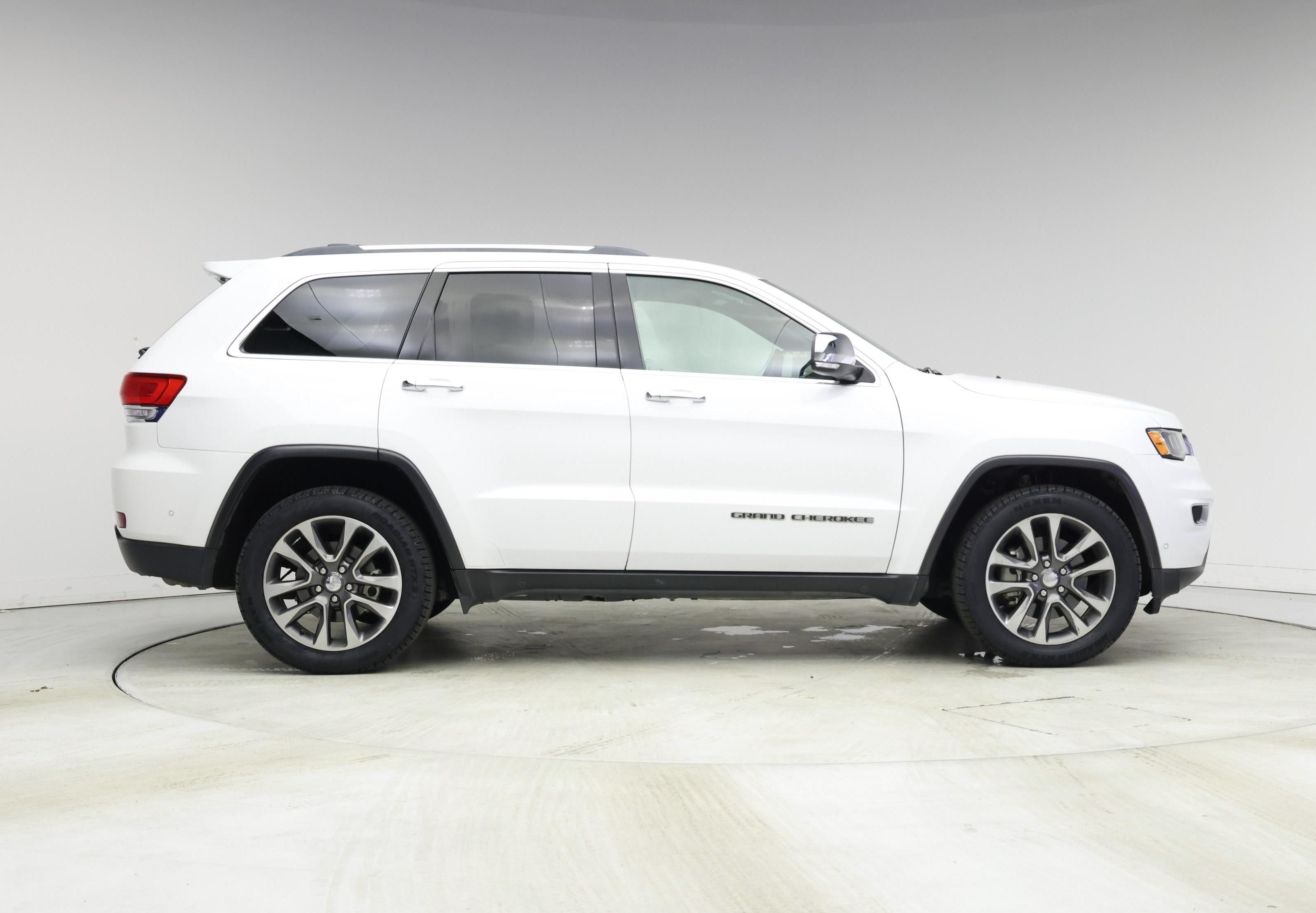 Thumbnail: 2018 Jeep Grand Cherokee - 7