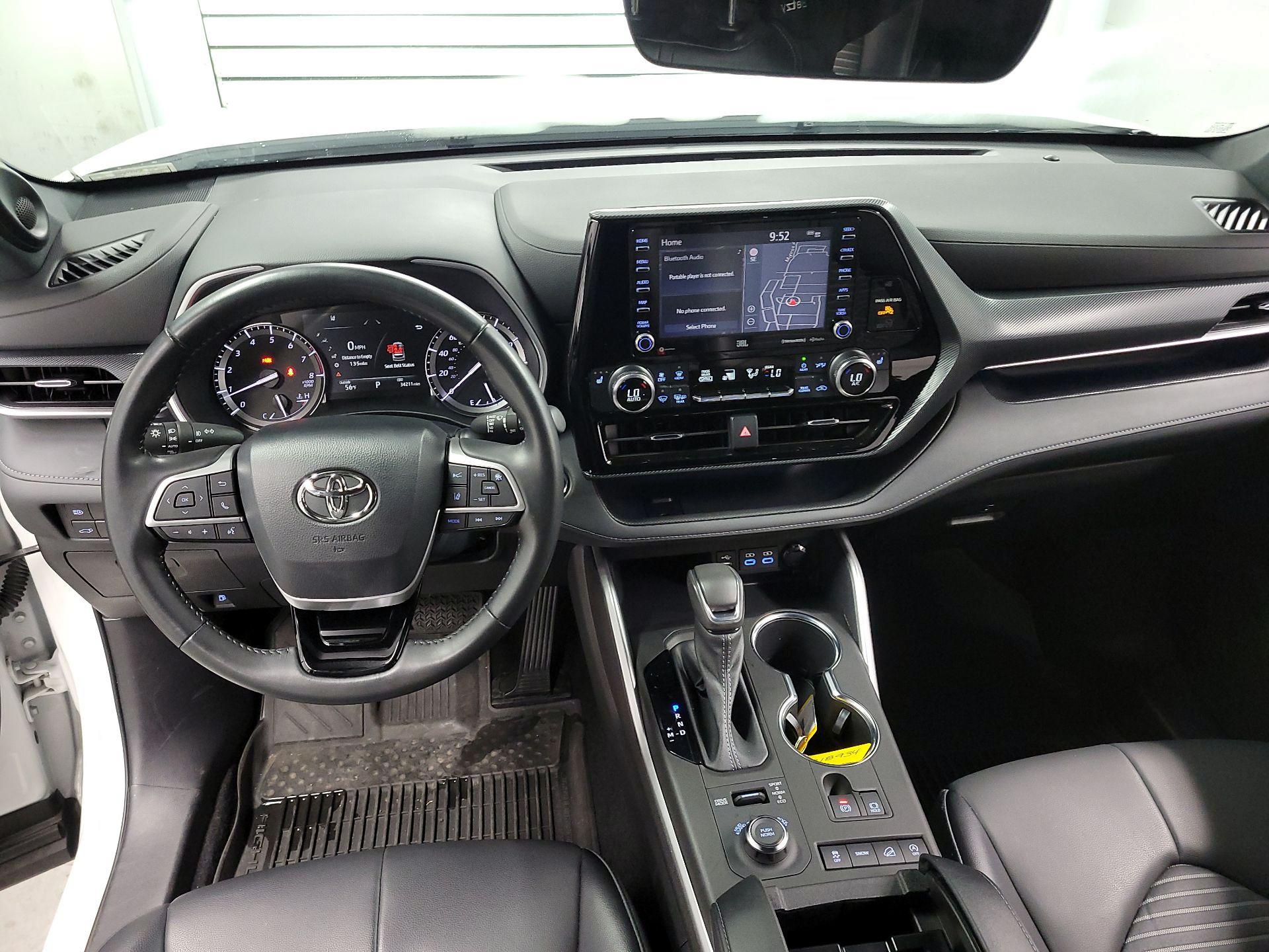 Thumbnail: 2022 Toyota Highlander - 9