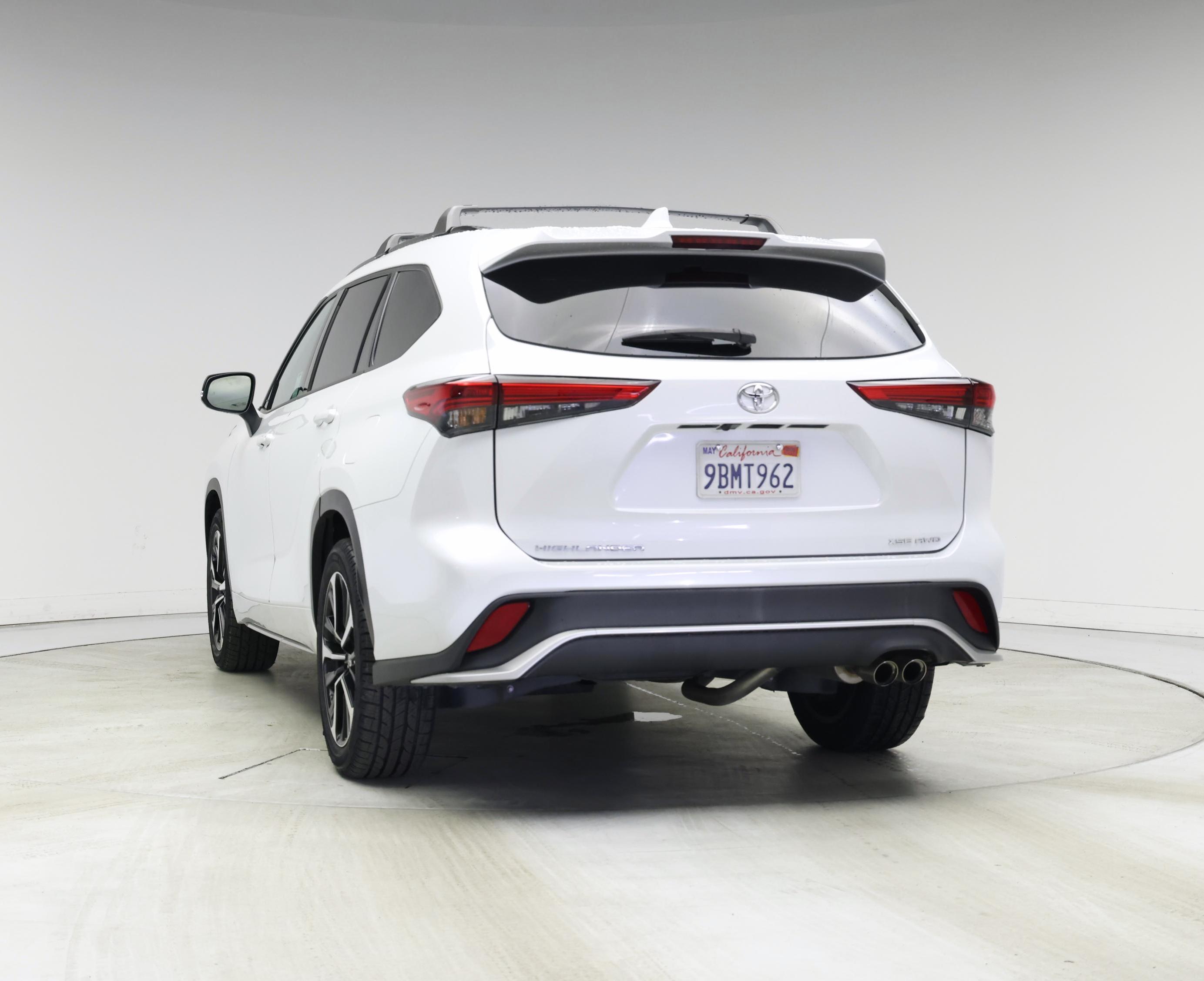 Thumbnail: 2022 Toyota Highlander - 6