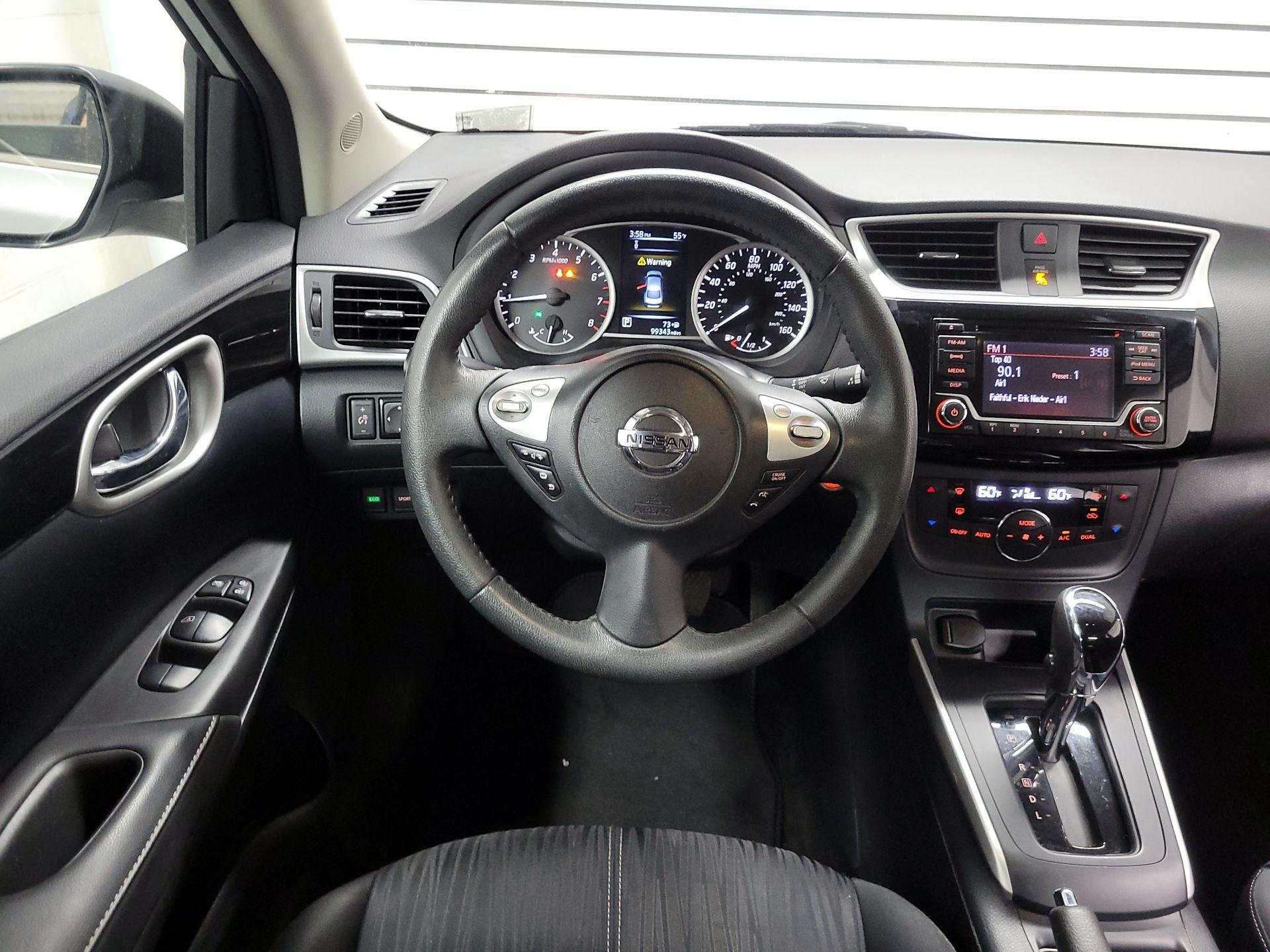 Thumbnail: 2018 Nissan Sentra - 10