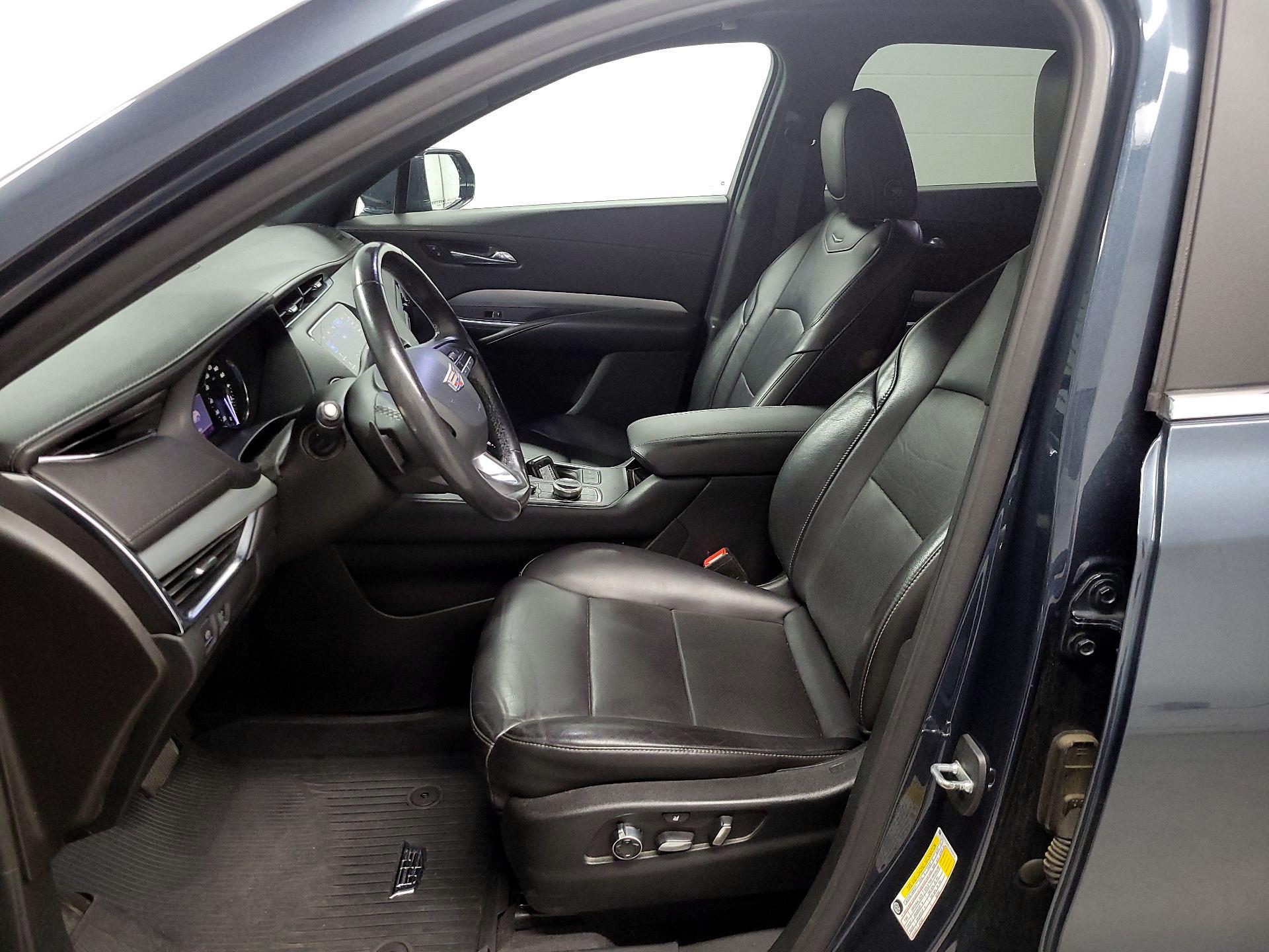 Thumbnail: 2020 Cadillac XT4 - 11