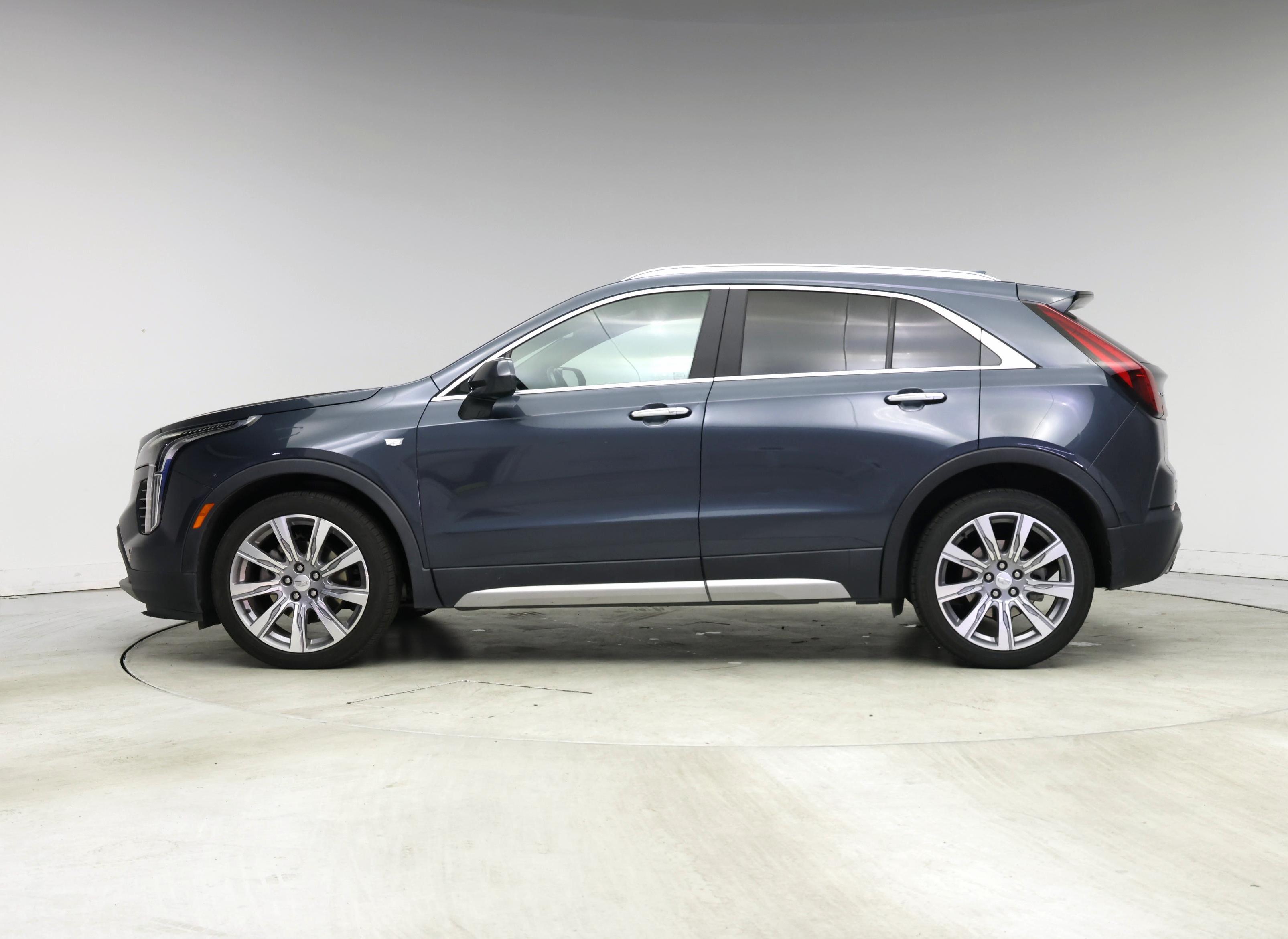 Thumbnail: 2020 Cadillac XT4 - 3