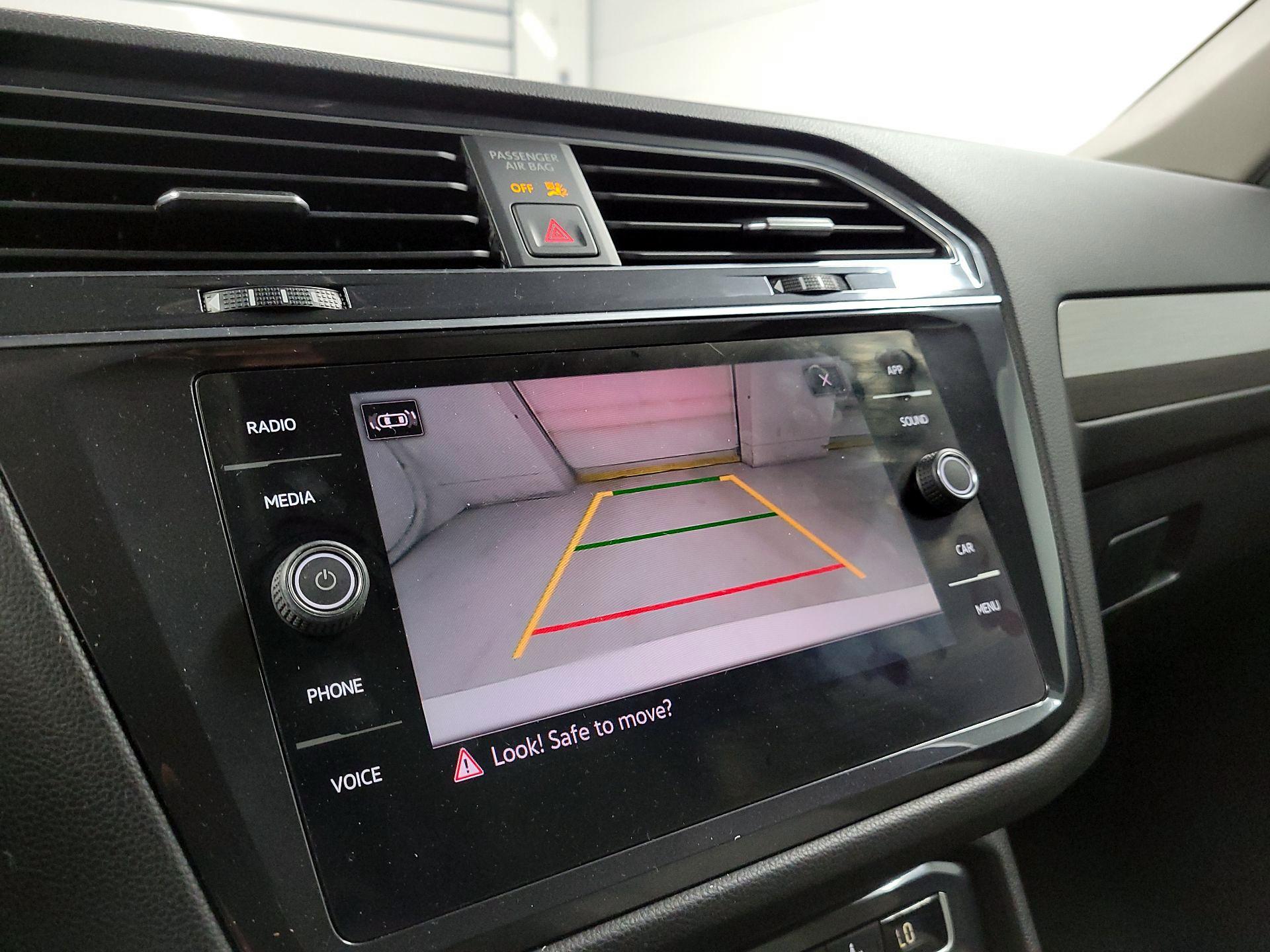 Thumbnail: 2021 Volkswagen Tiguan - 14
