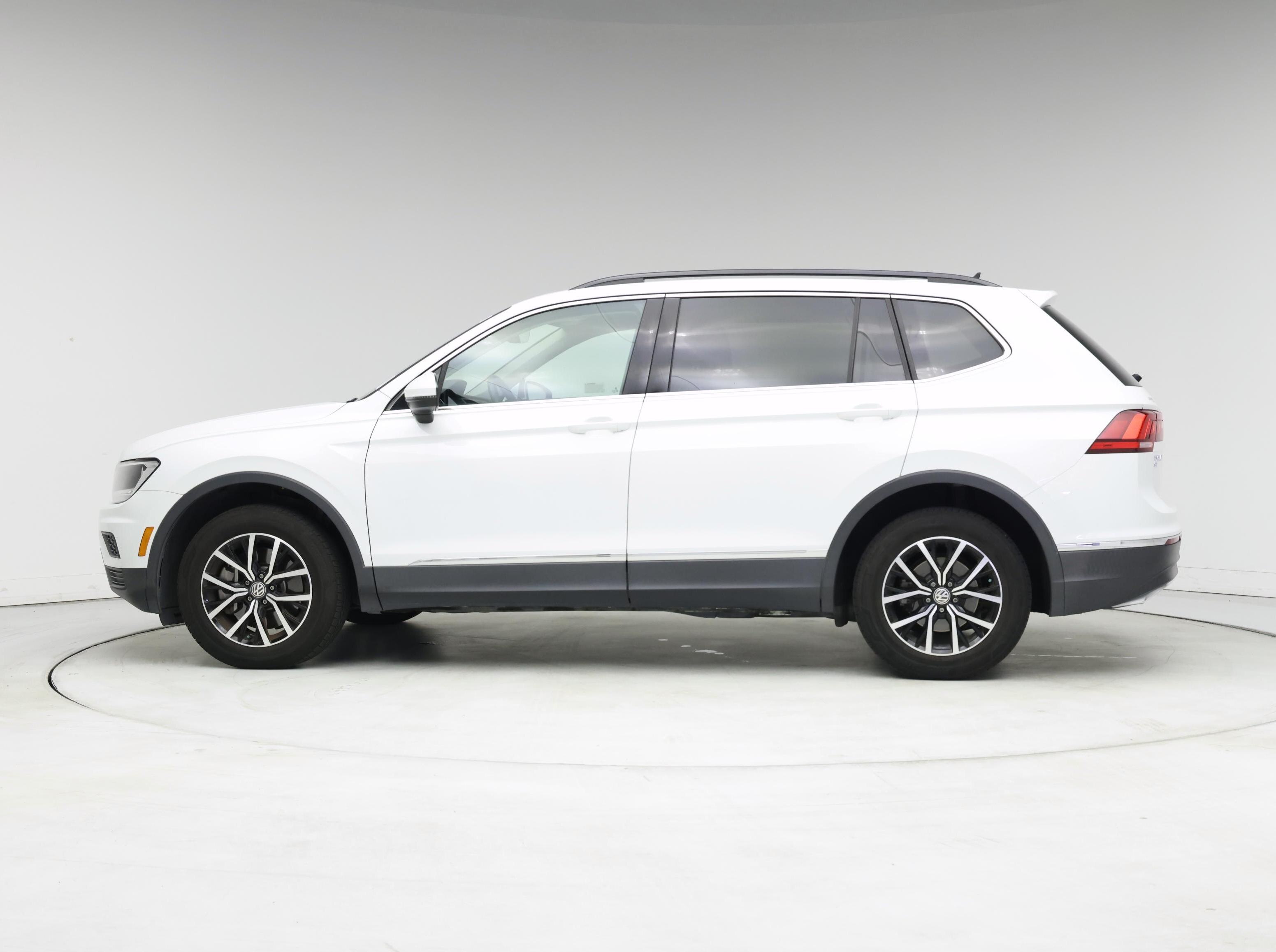 Thumbnail: 2021 Volkswagen Tiguan - 3