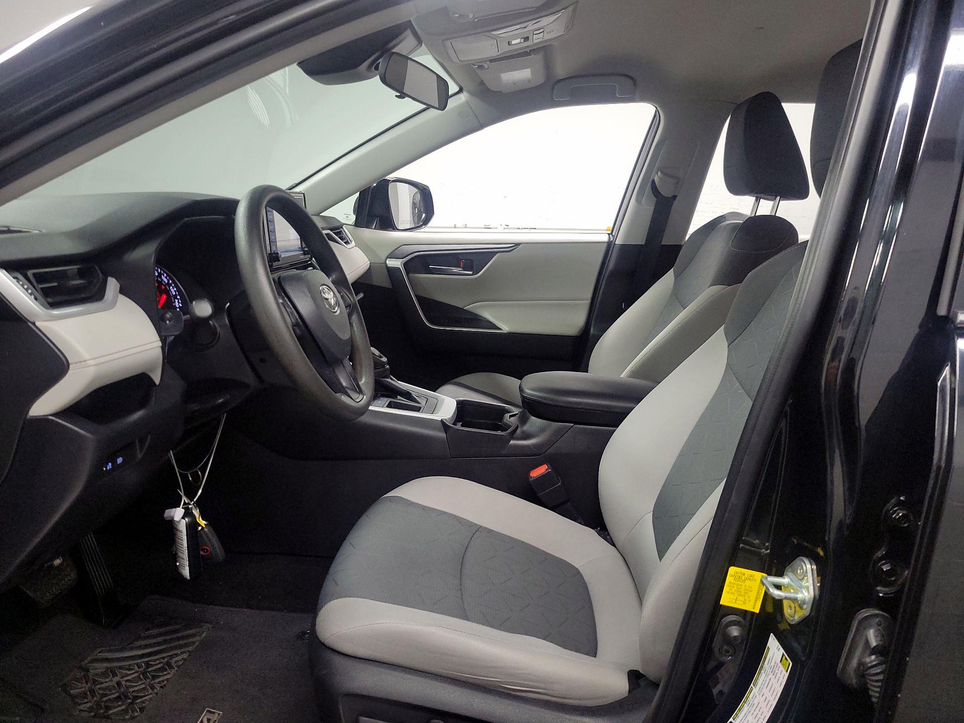 Thumbnail: 2020 Toyota RAV4 - 11