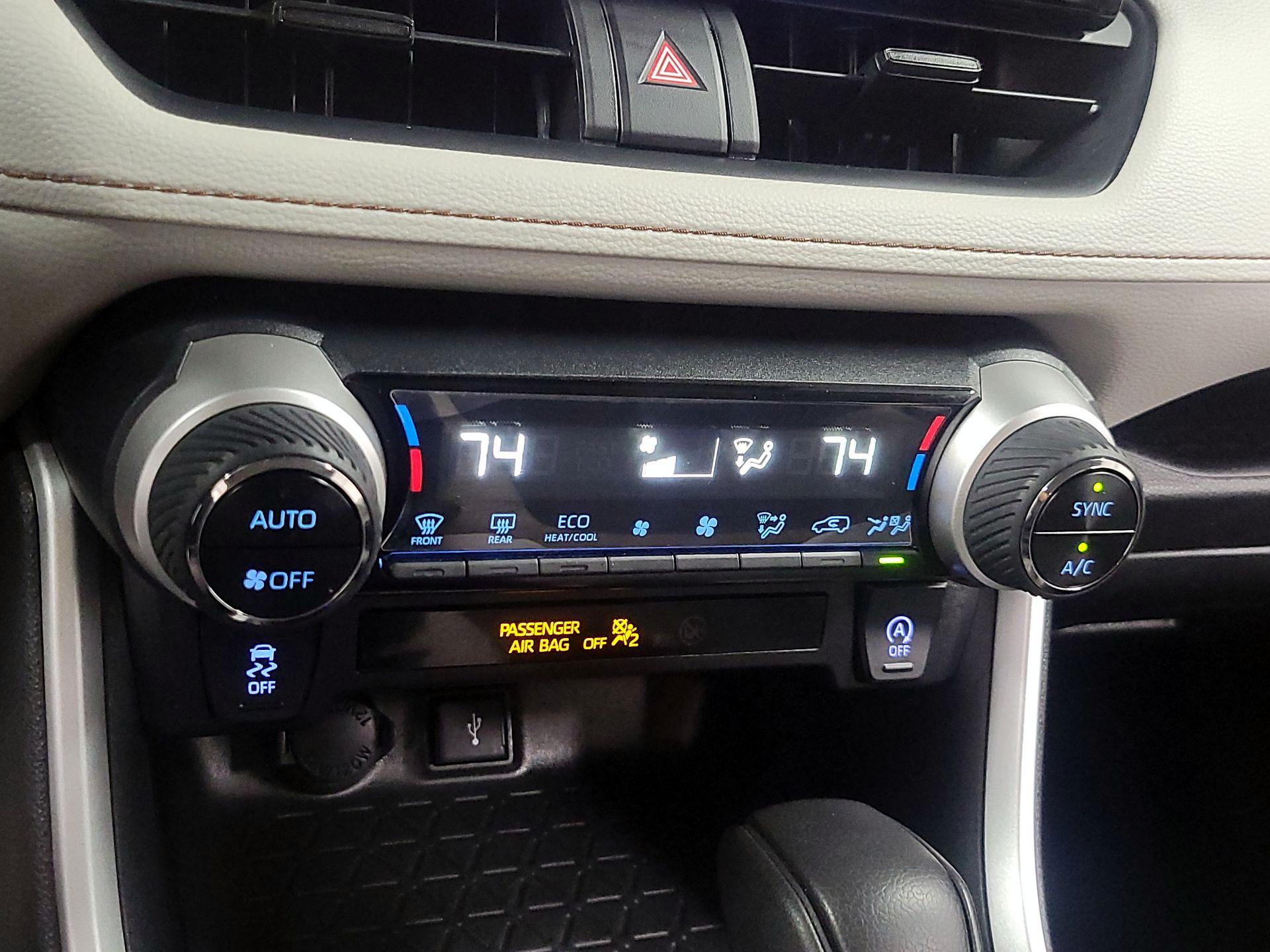 Thumbnail: 2020 Toyota RAV4 - 15