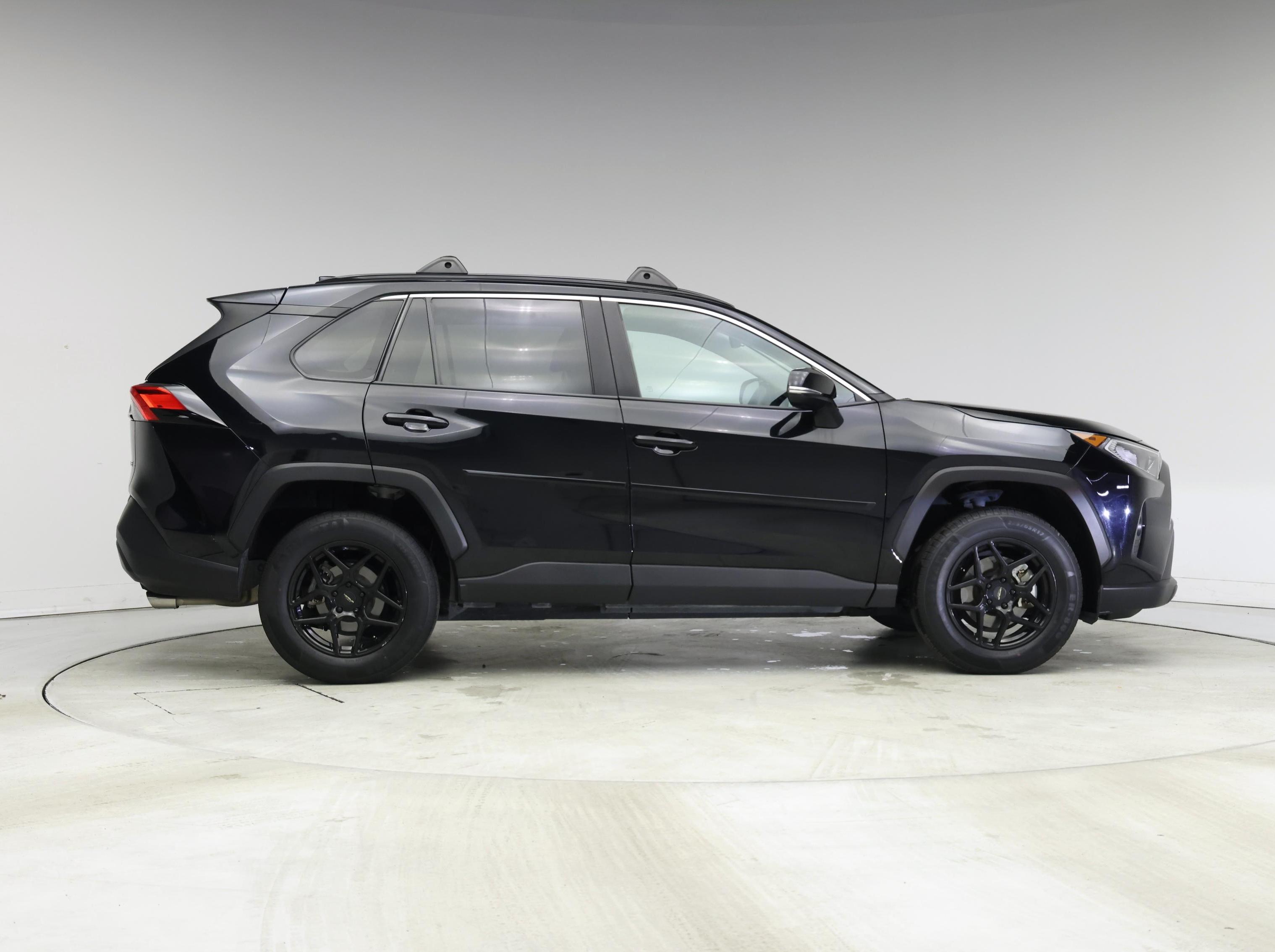 Thumbnail: 2020 Toyota RAV4 - 7