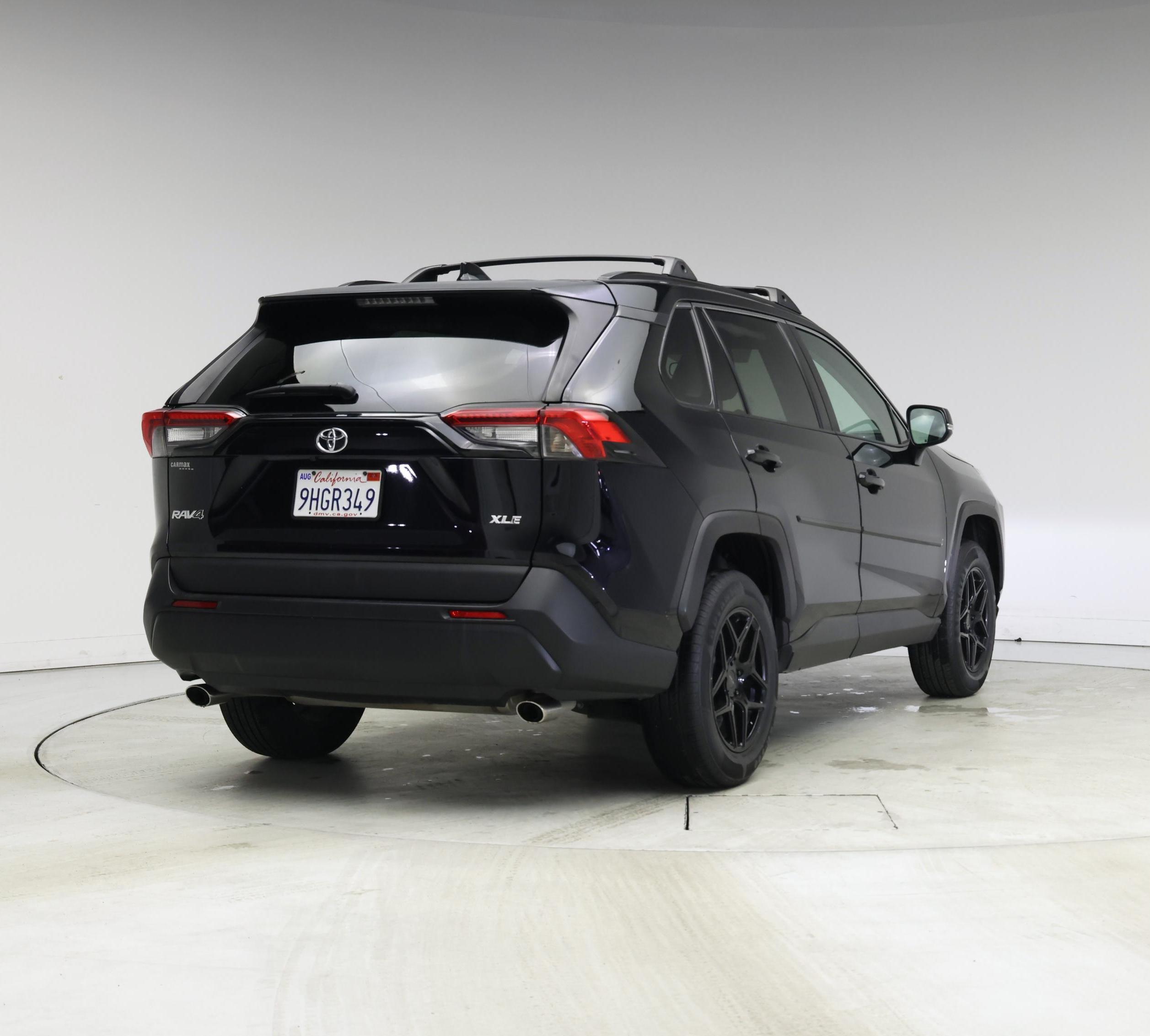 Thumbnail: 2020 Toyota RAV4 - 8