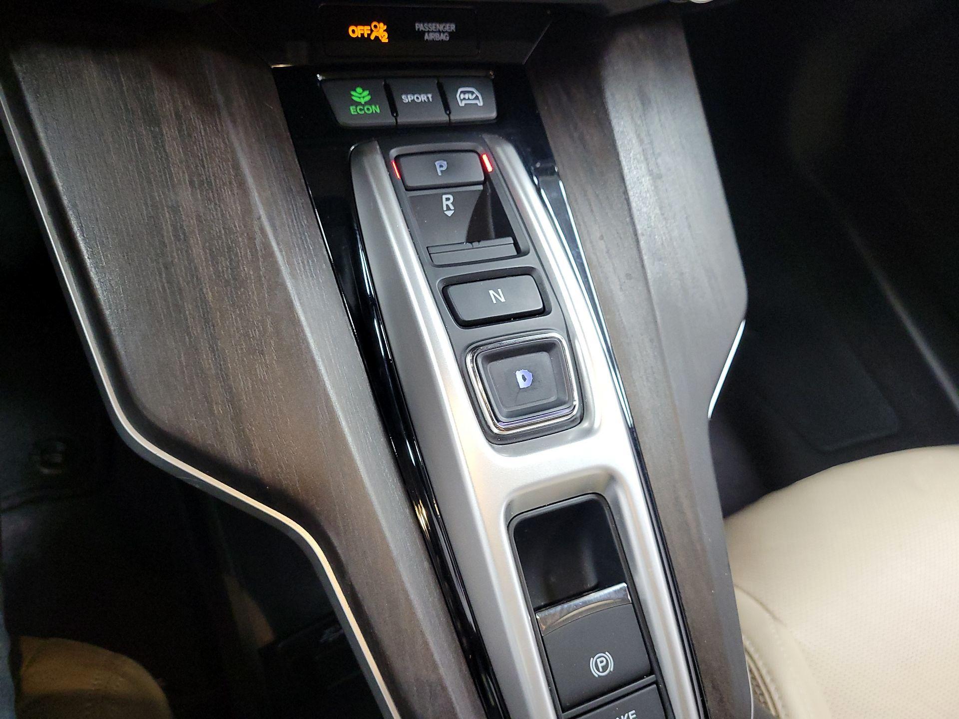 Thumbnail: 2018 Honda Clarity - 16