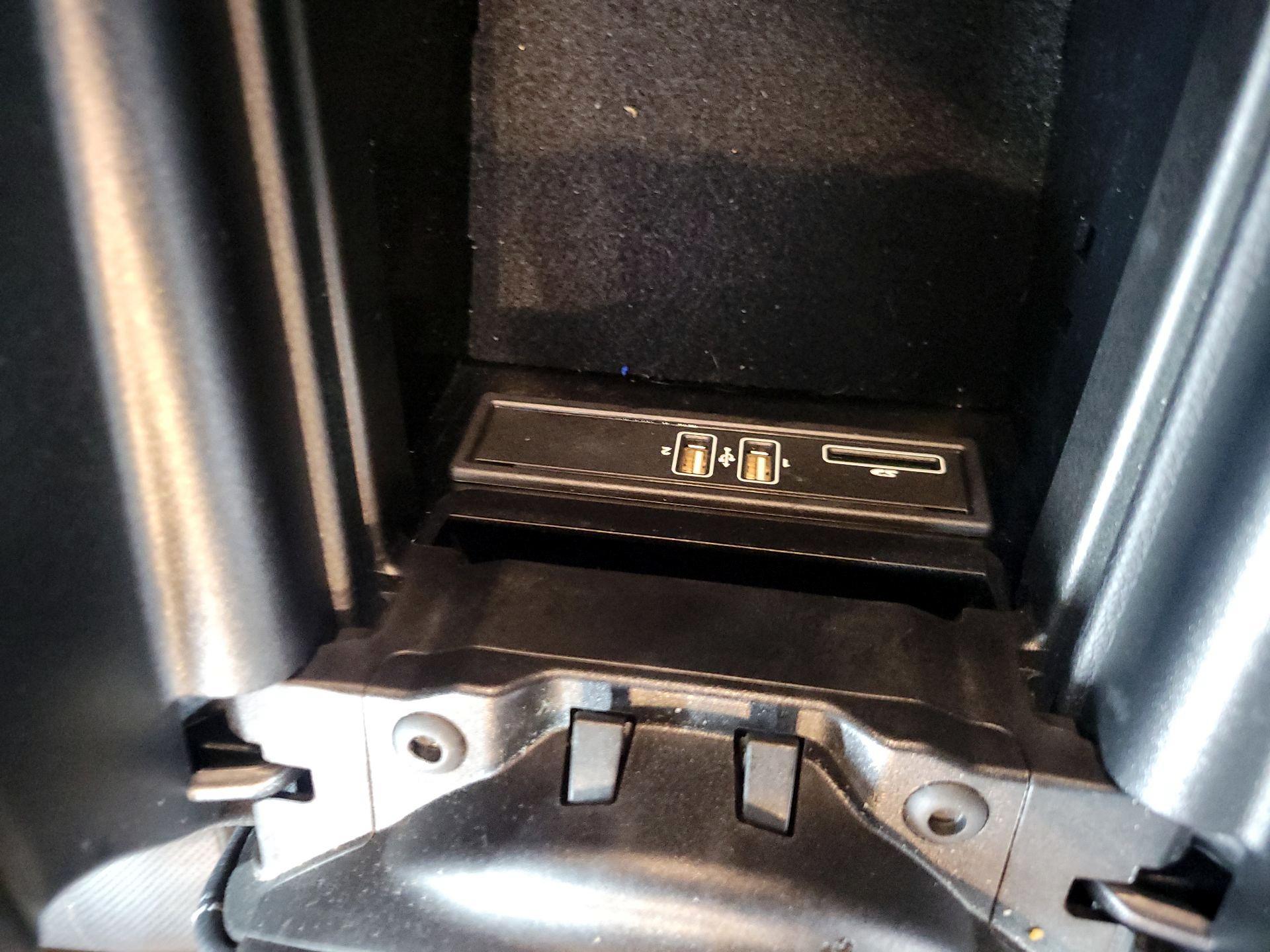 Thumbnail: 2019 Mercedes-Benz E-Class - 19