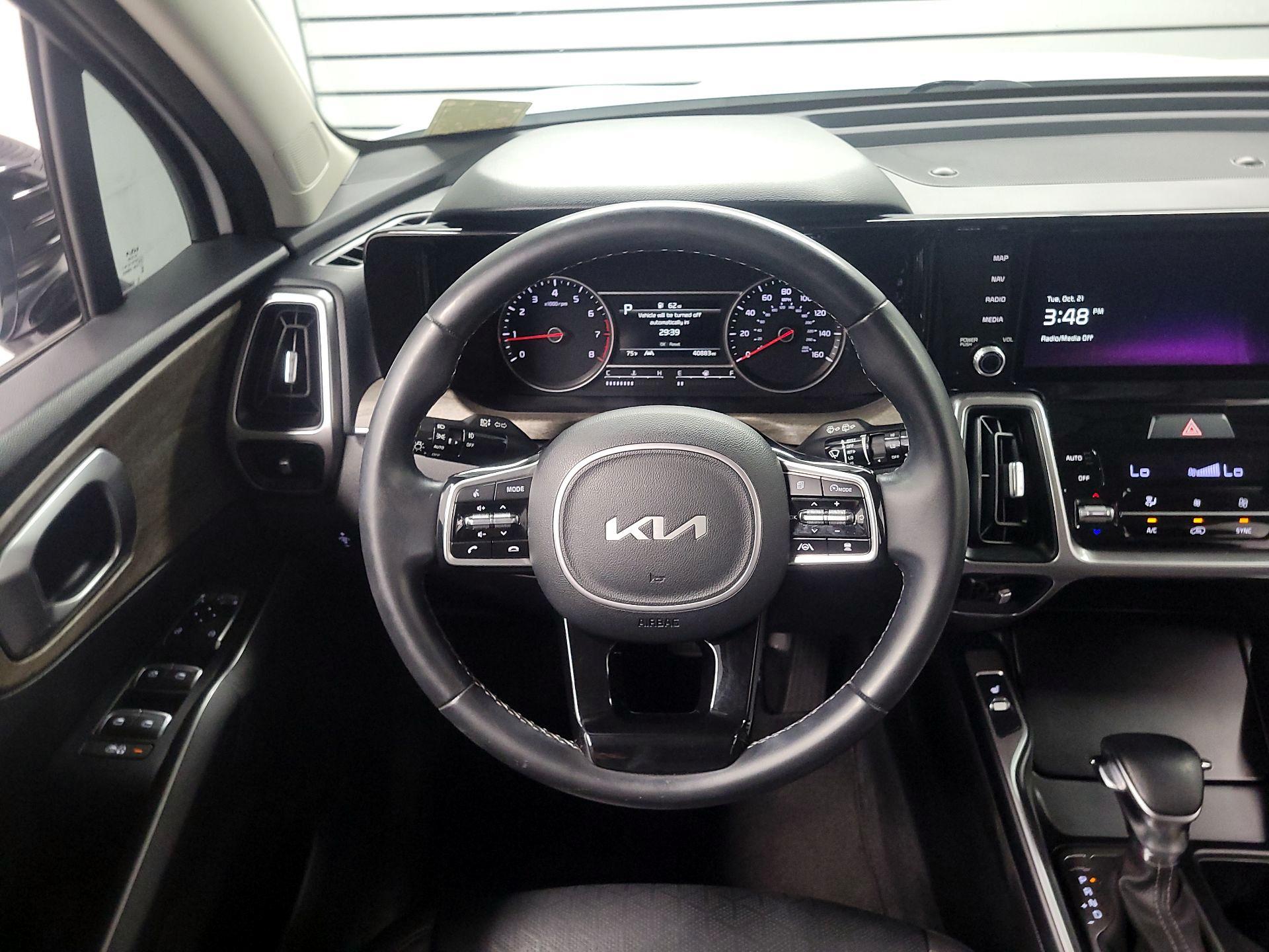 Thumbnail: 2022 Kia Sorento - 10