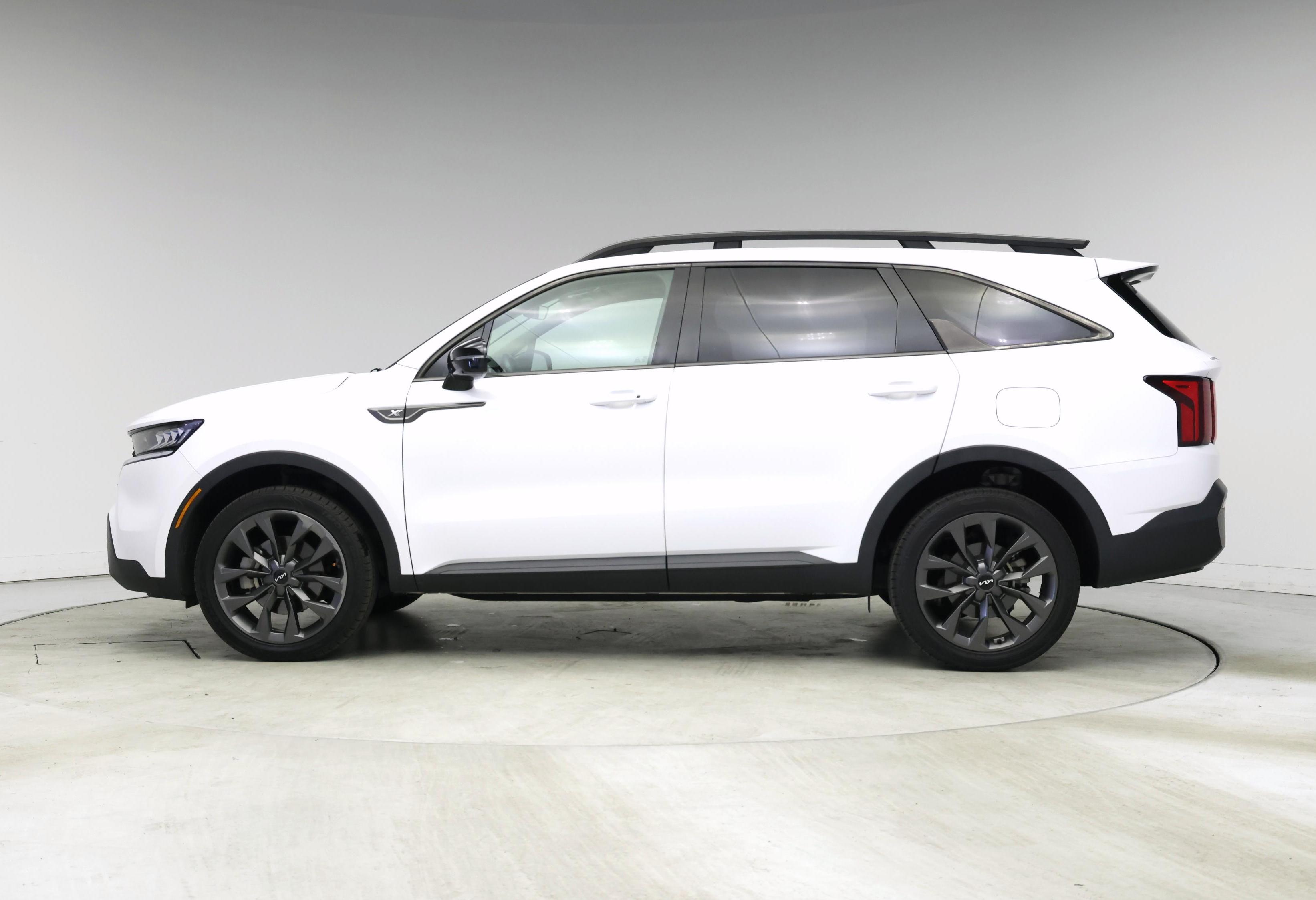 Thumbnail: 2022 Kia Sorento - 3