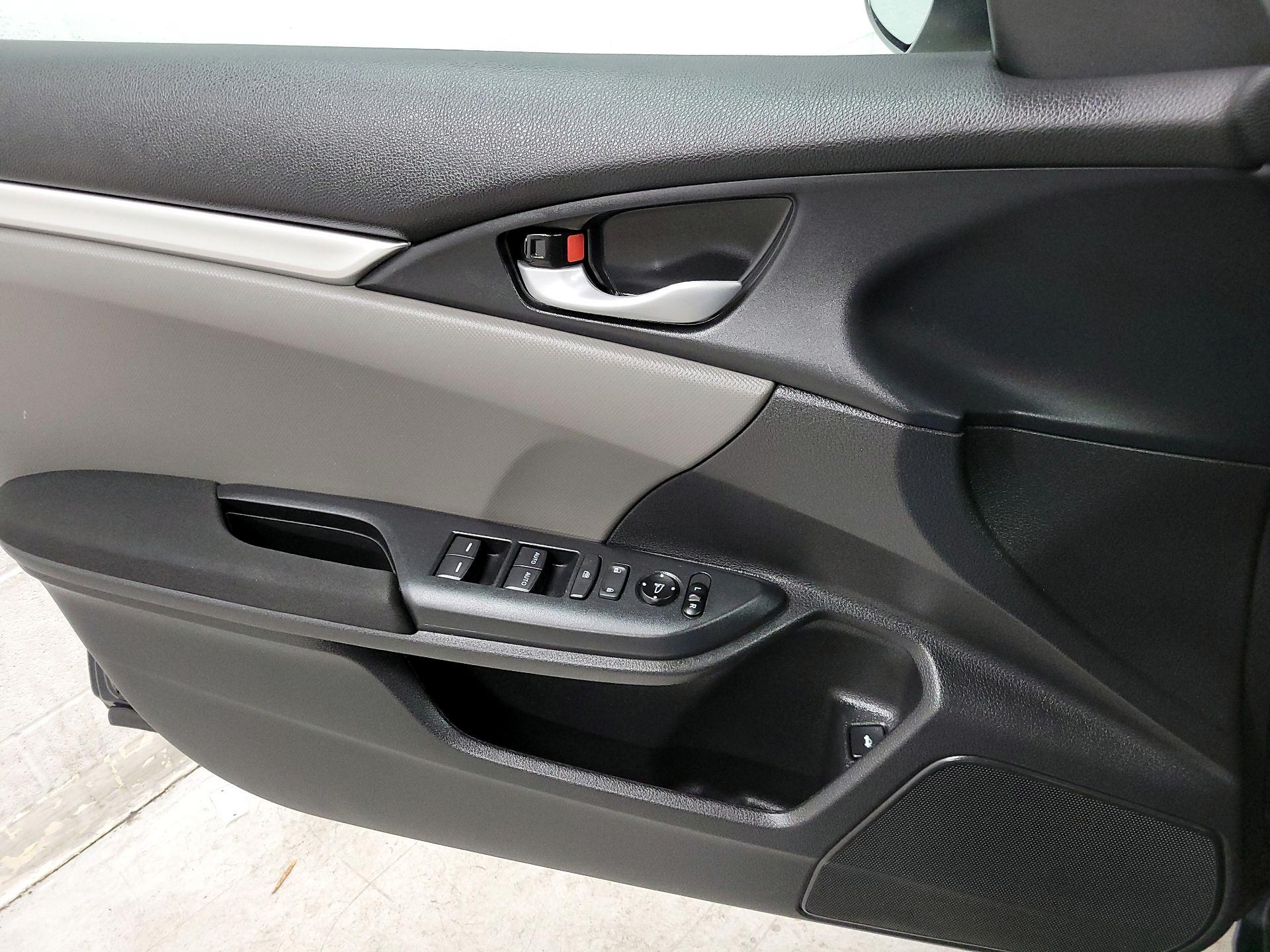 Thumbnail: 2020 Honda Civic - 12