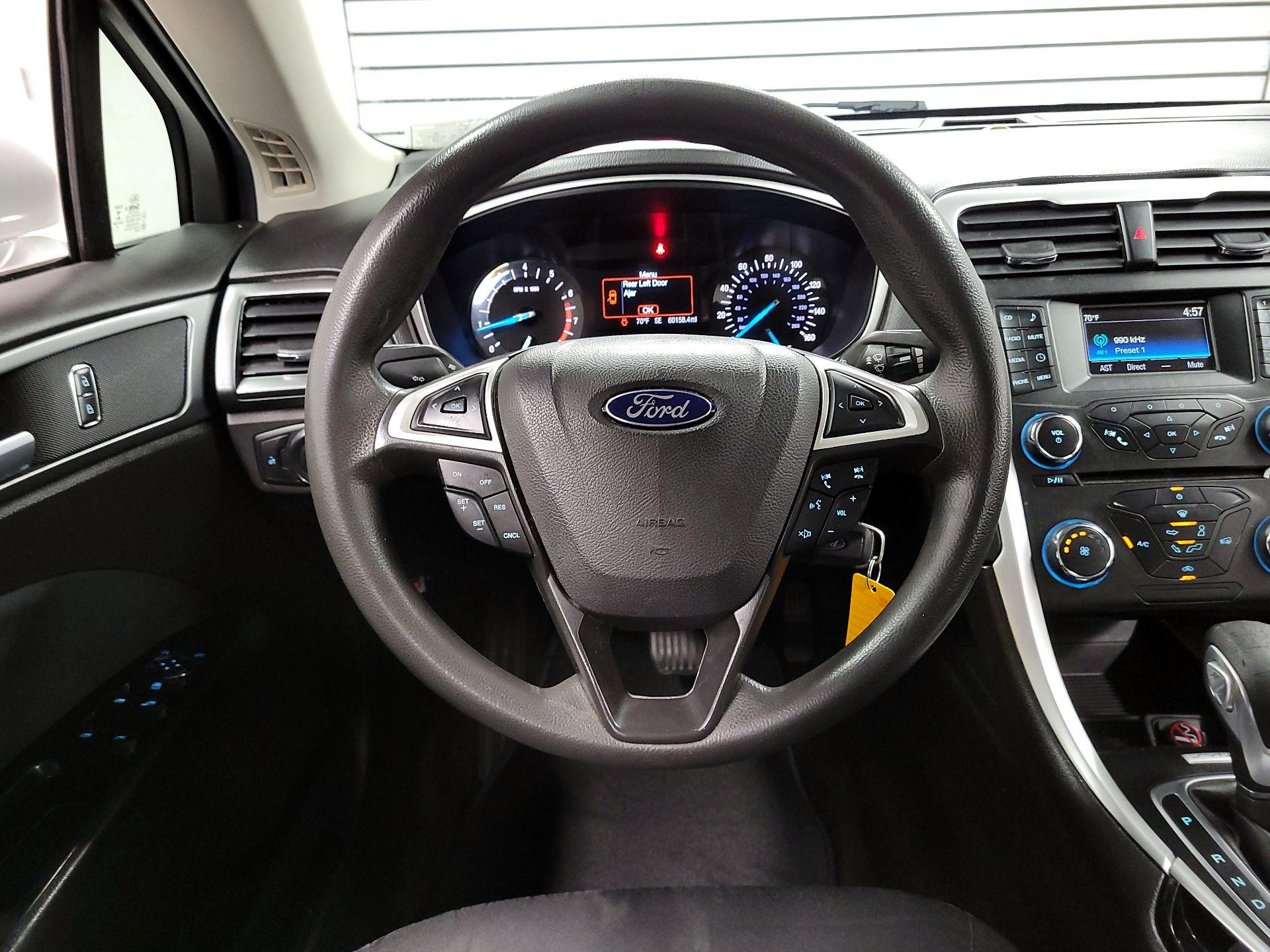 Thumbnail: 2016 Ford Fusion - 10