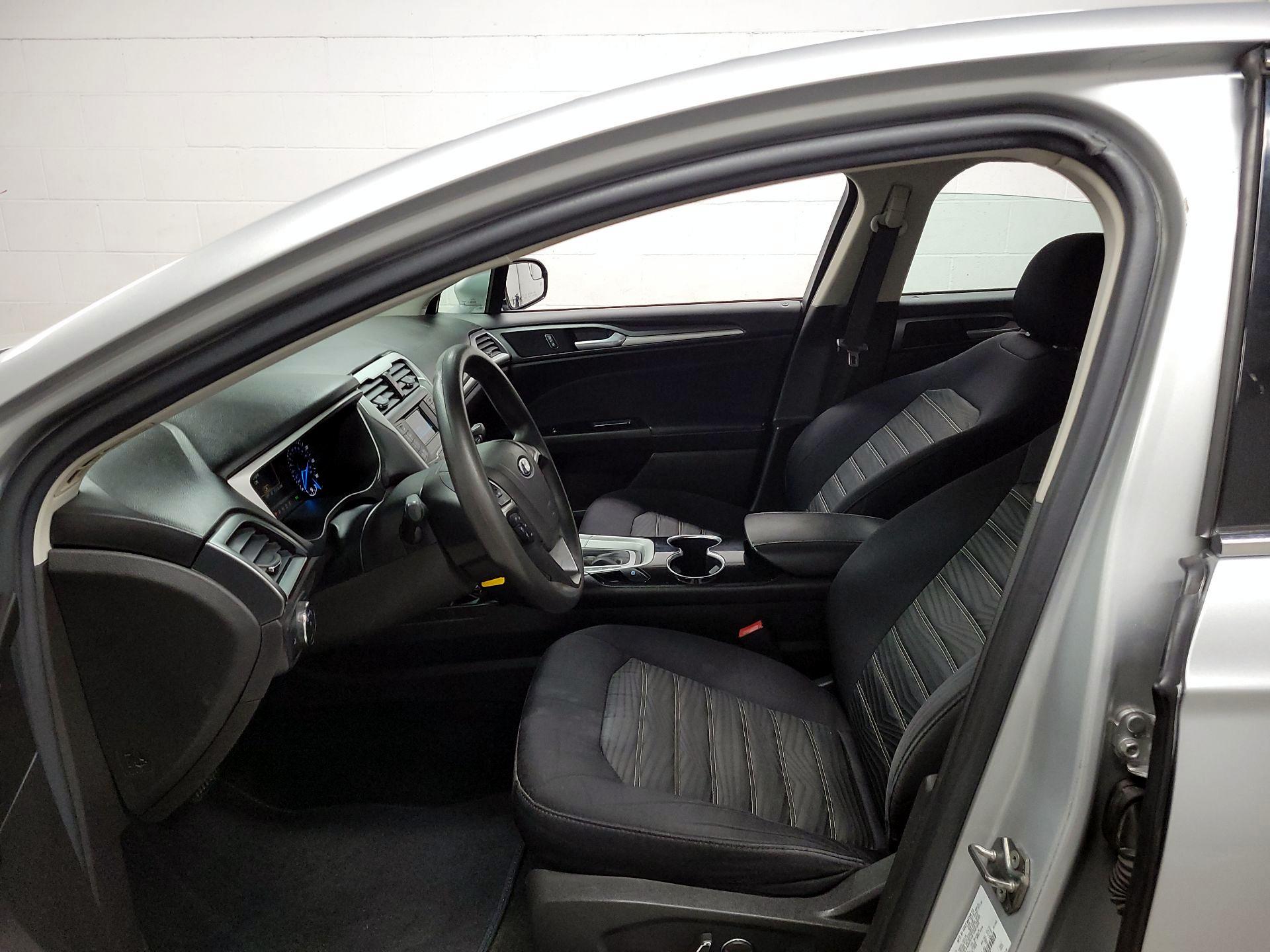 Thumbnail: 2016 Ford Fusion - 11