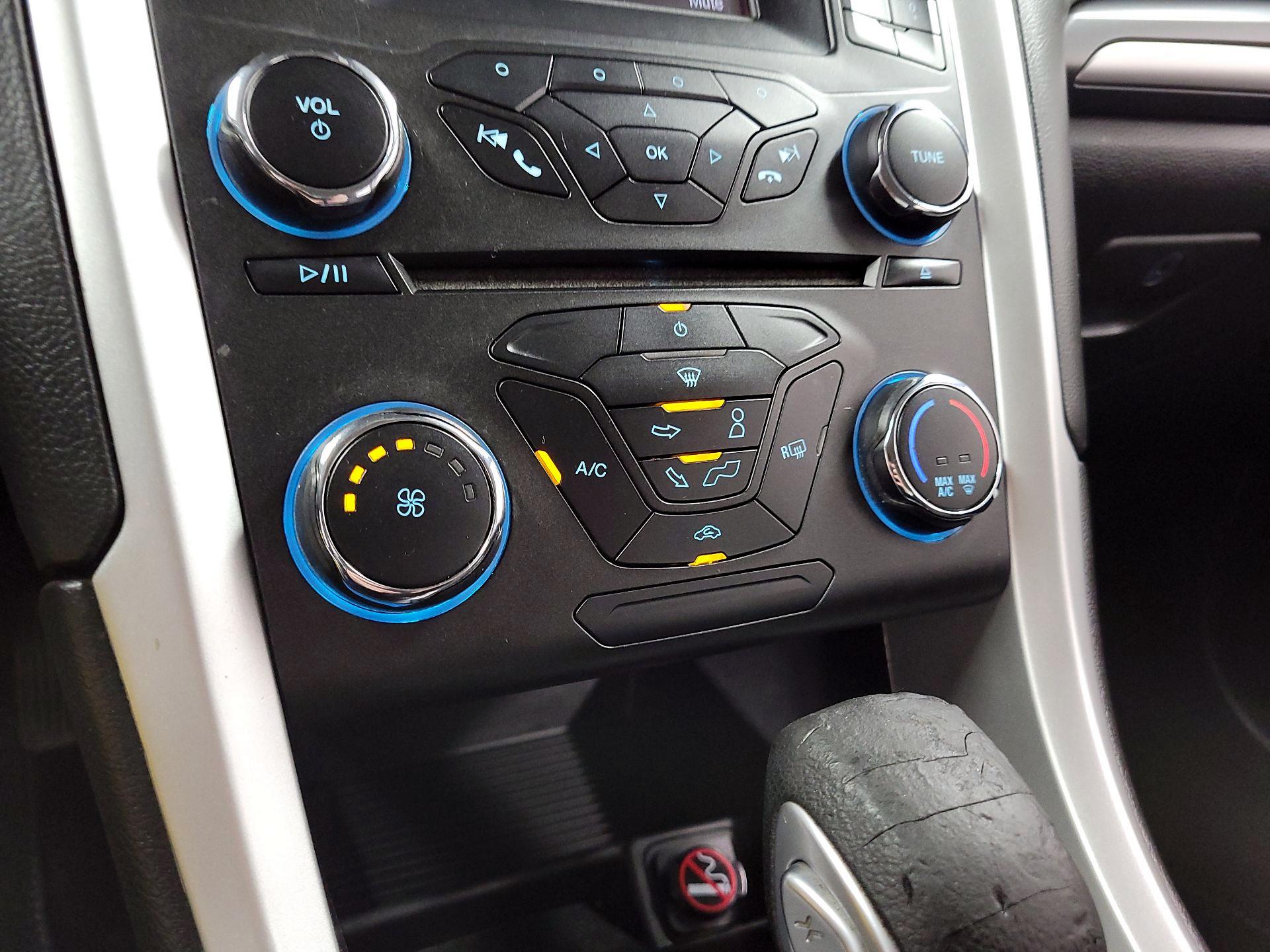 Thumbnail: 2016 Ford Fusion - 14