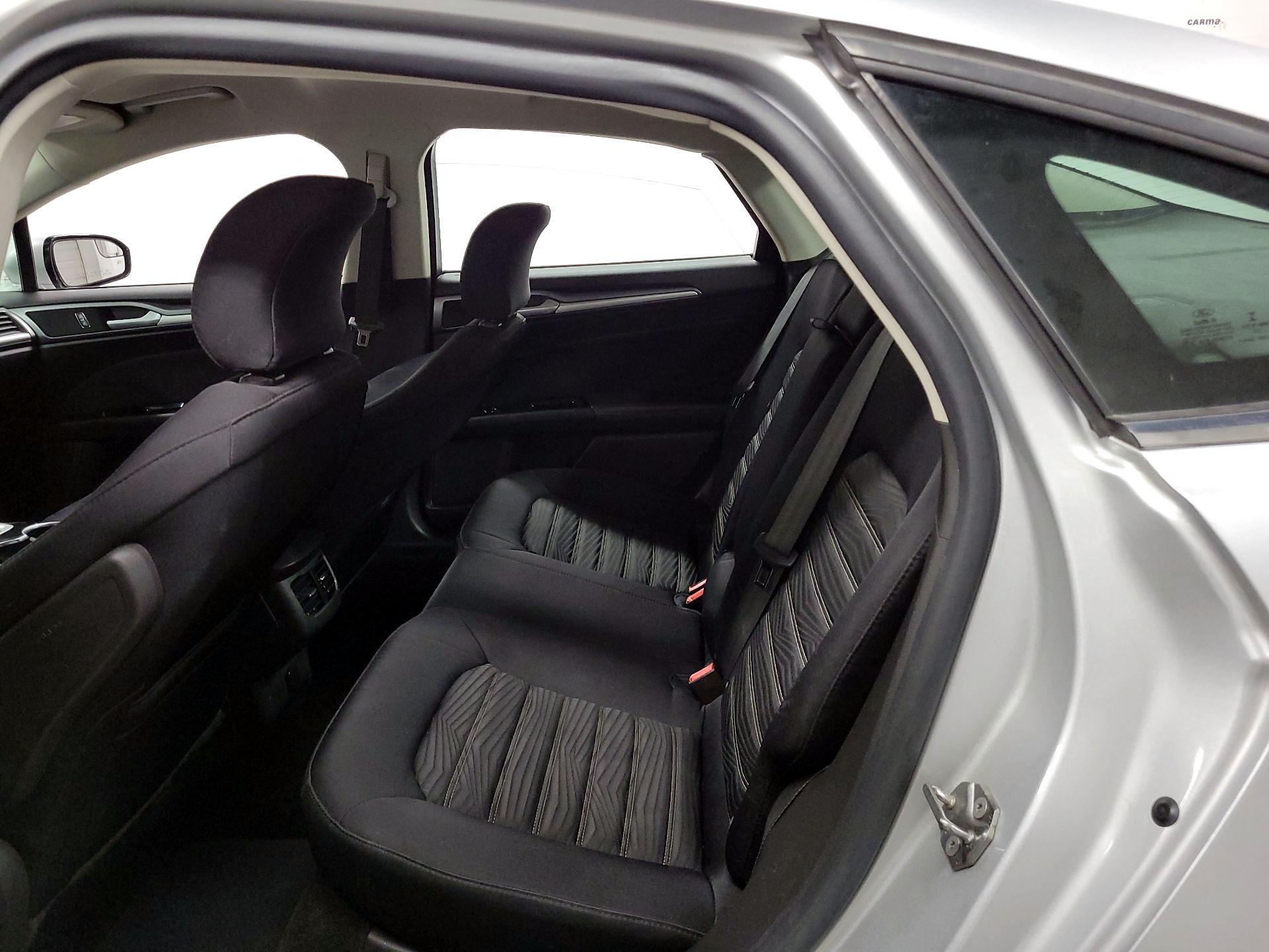 Thumbnail: 2016 Ford Fusion - 16