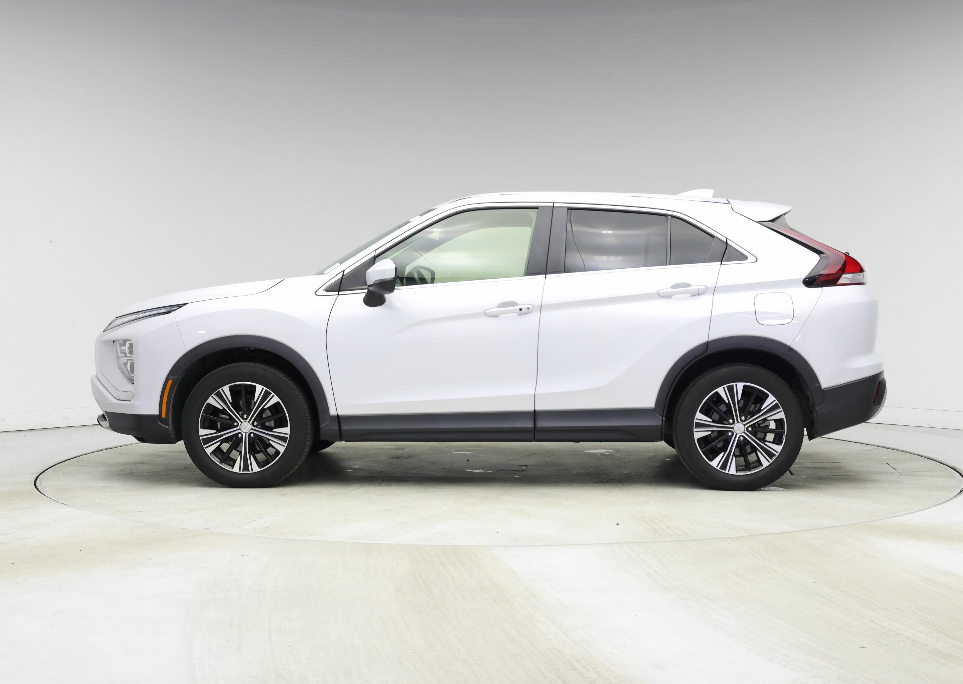 Thumbnail: 2022 Mitsubishi Eclipse Cross - 3