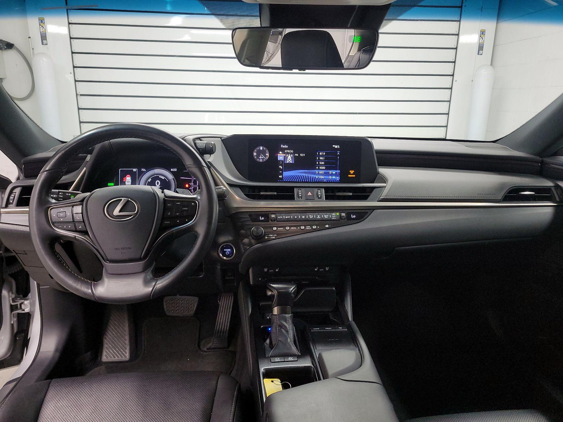 Thumbnail: 2020 Lexus ES - 9