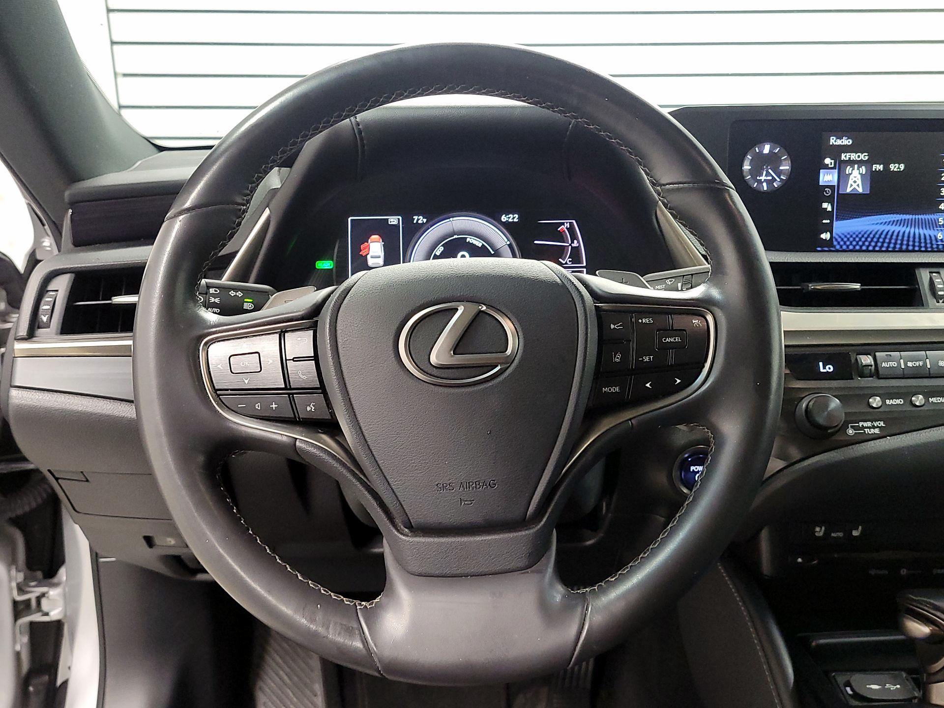 Thumbnail: 2020 Lexus ES - 10