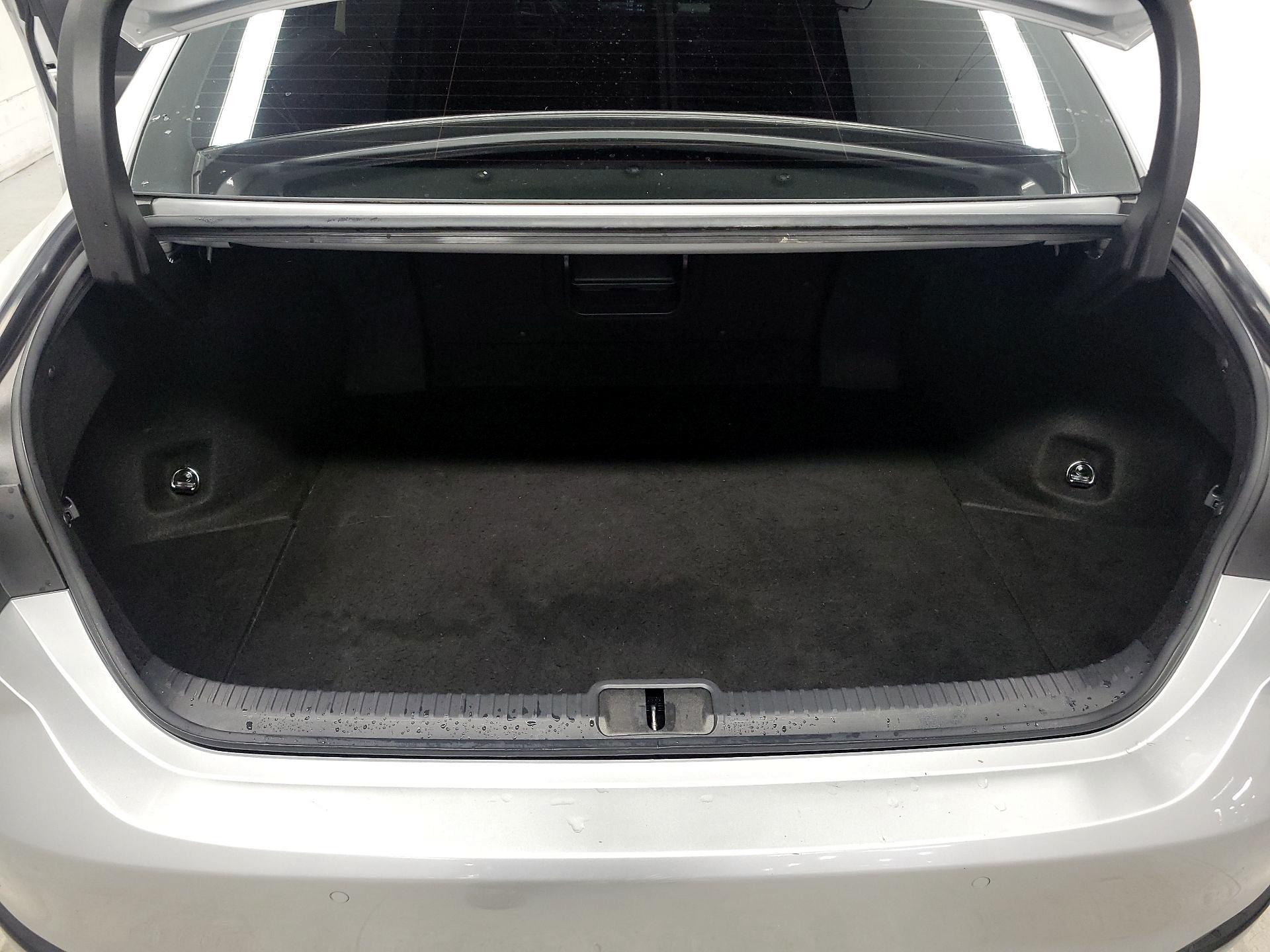 Thumbnail: 2020 Lexus ES - 18