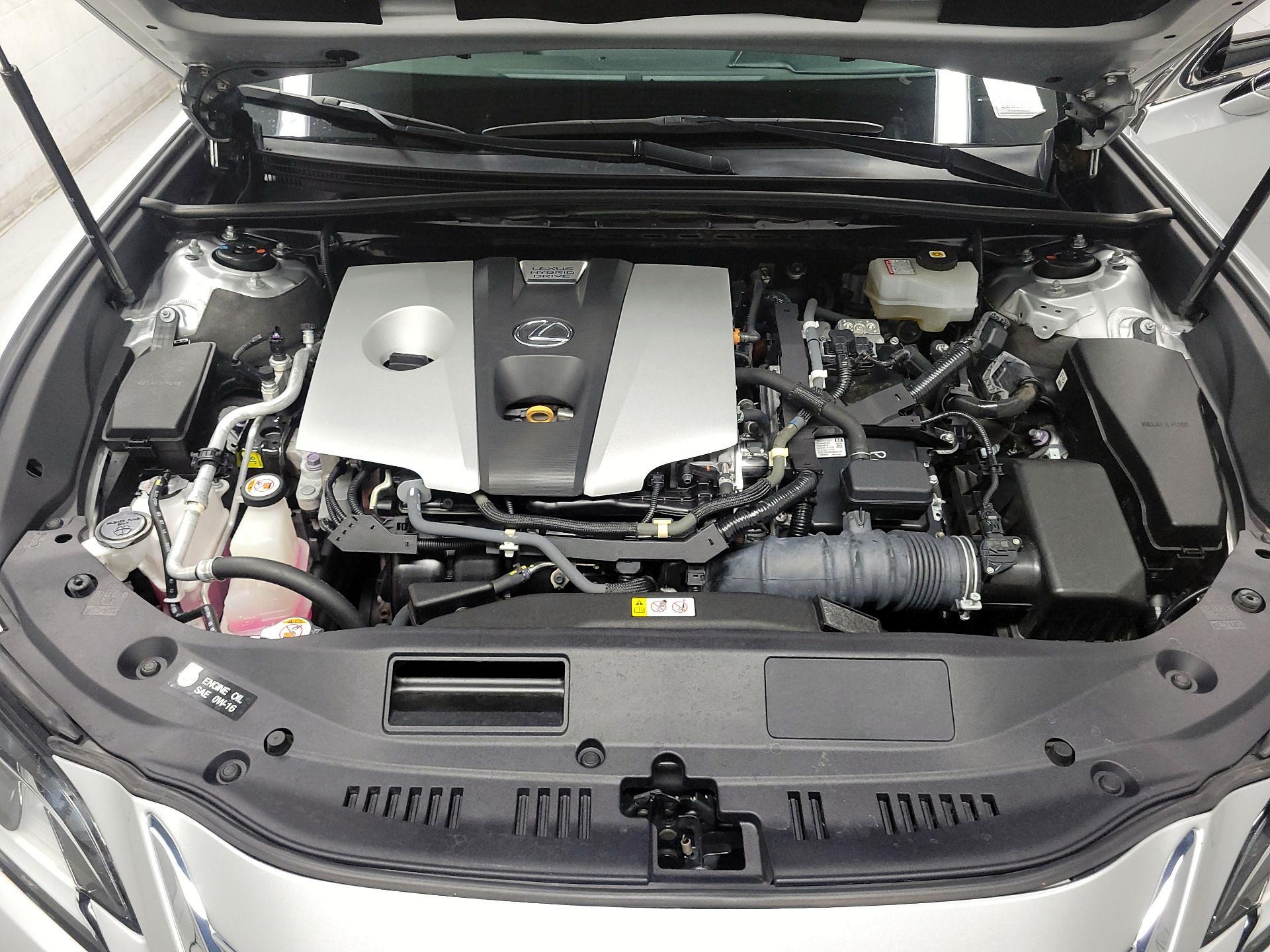 Thumbnail: 2020 Lexus ES - 19