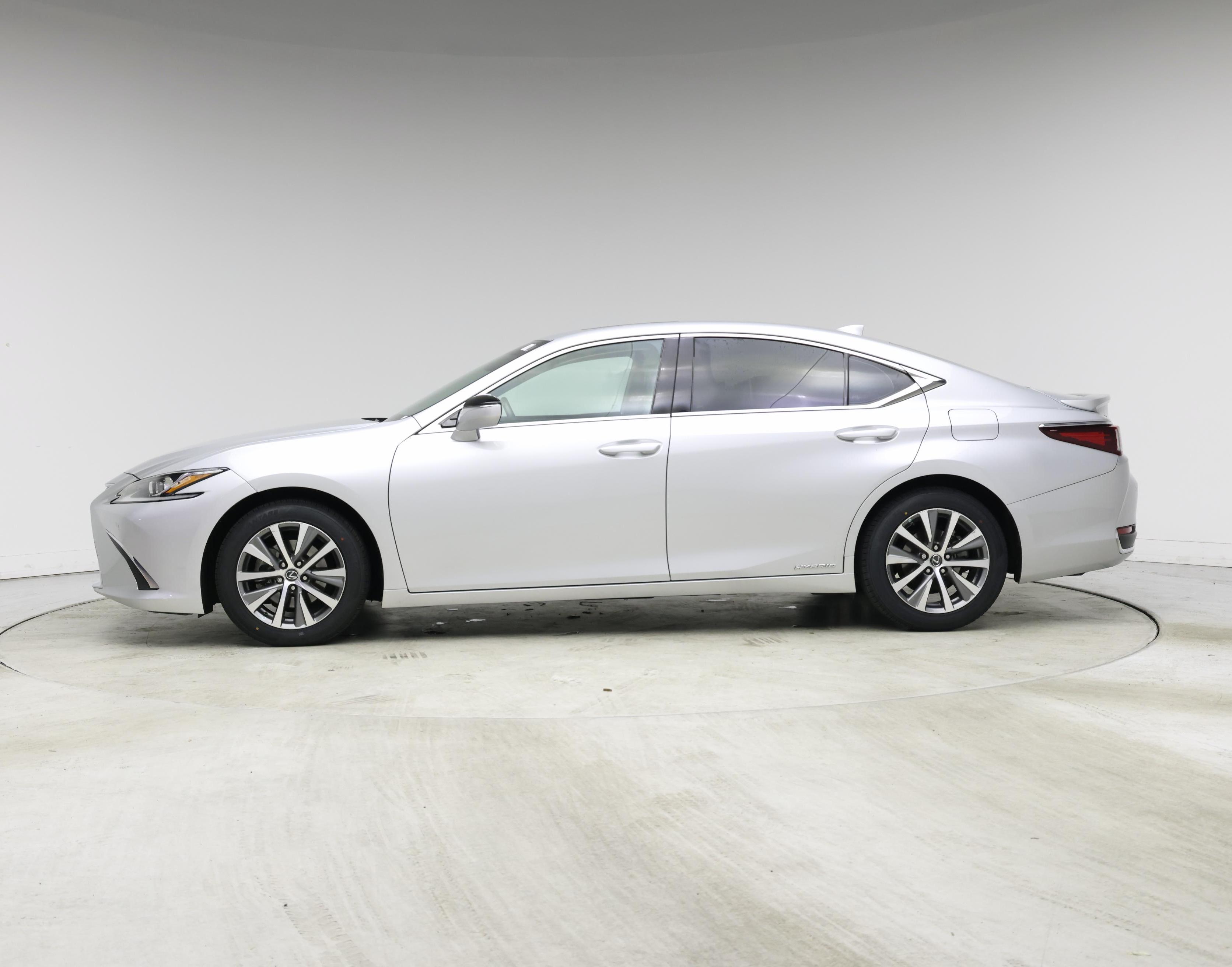Thumbnail: 2020 Lexus ES - 3