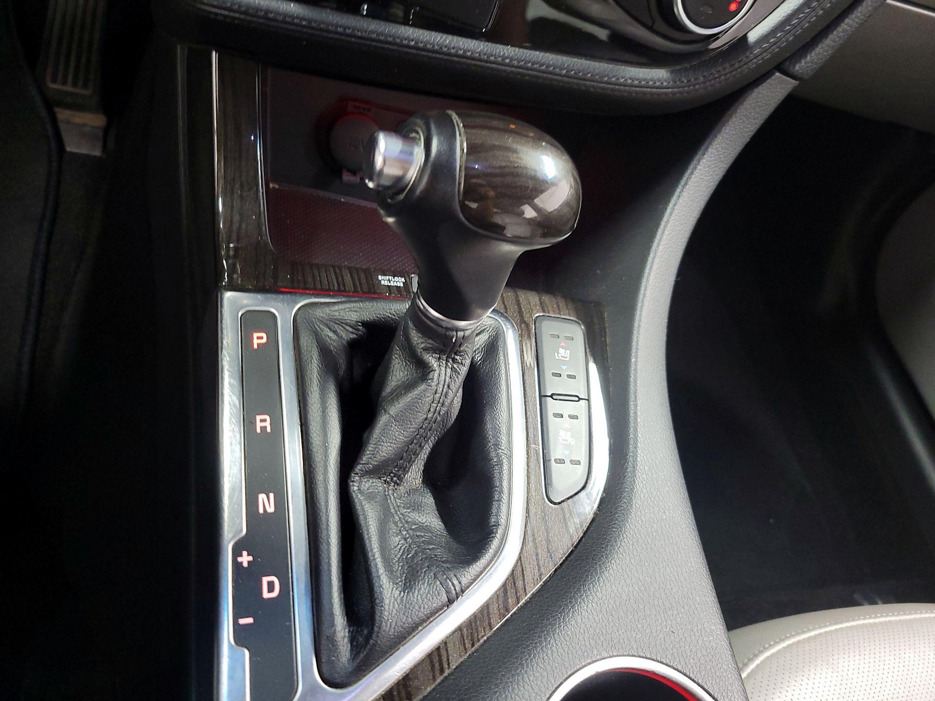 Thumbnail: 2015 Kia Optima - 17