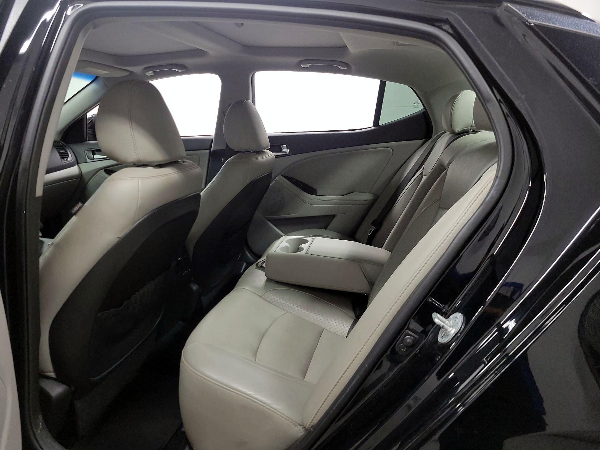 Thumbnail: 2015 Kia Optima - 18