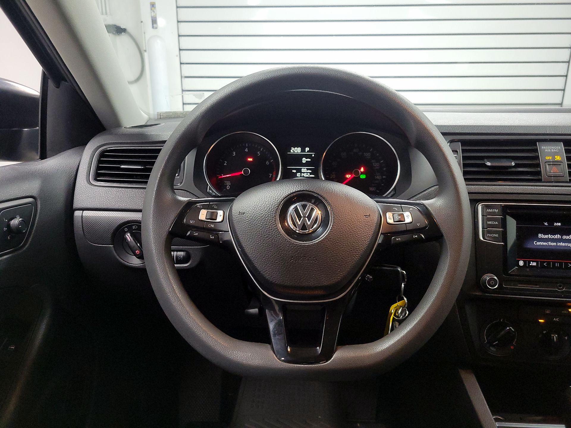 Thumbnail: 2016 Volkswagen Jetta - 10