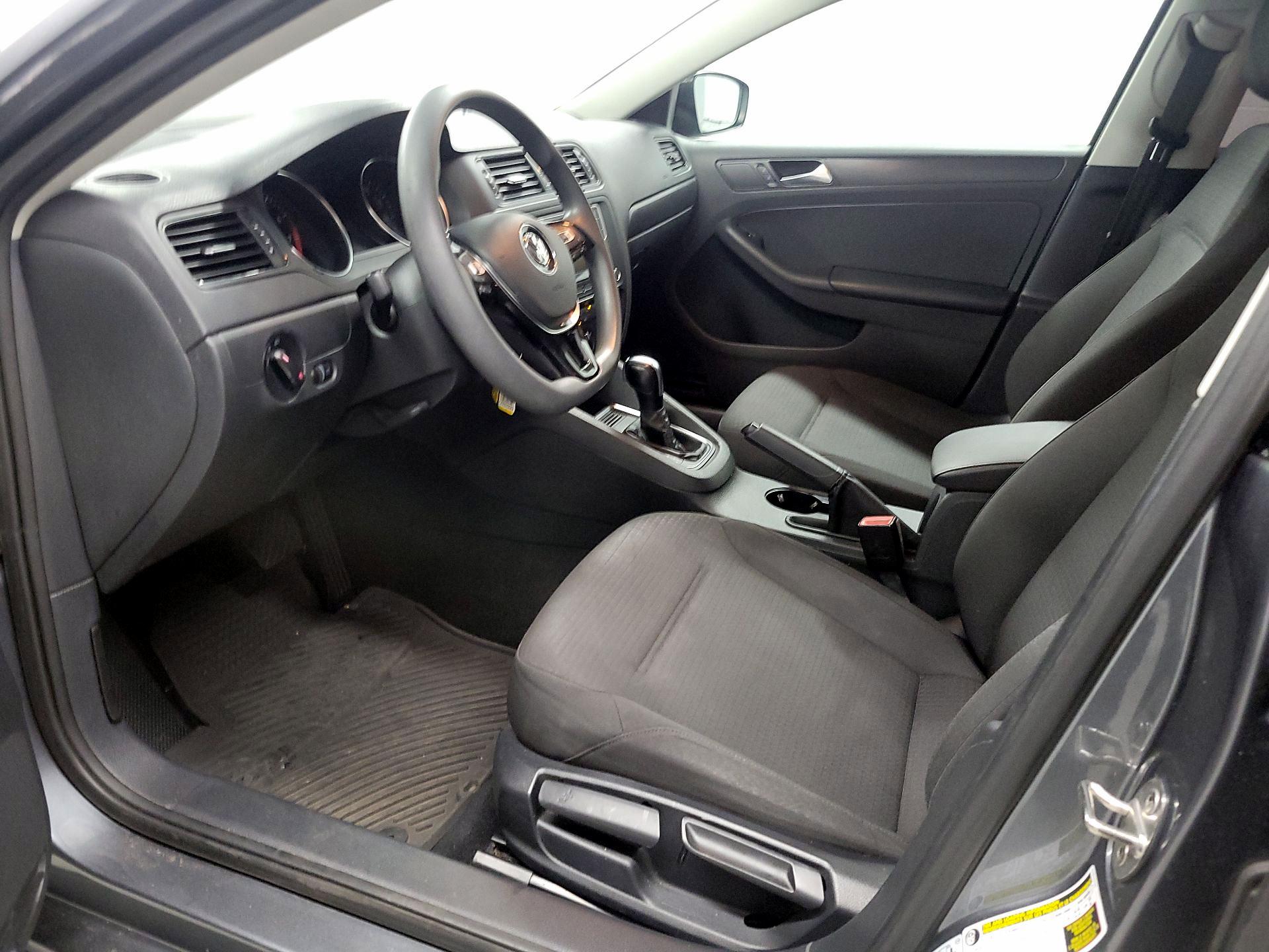 Thumbnail: 2016 Volkswagen Jetta - 11