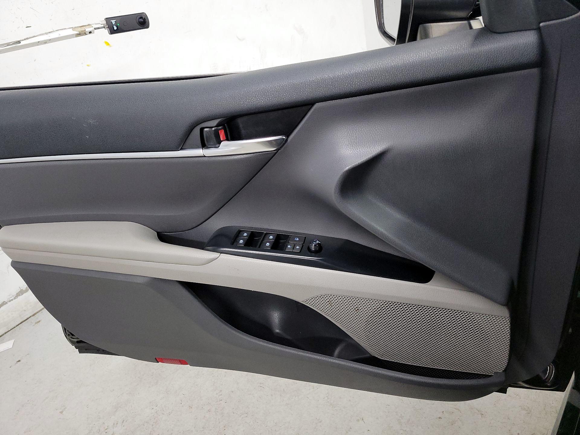 Thumbnail: 2020 Toyota Camry - 12