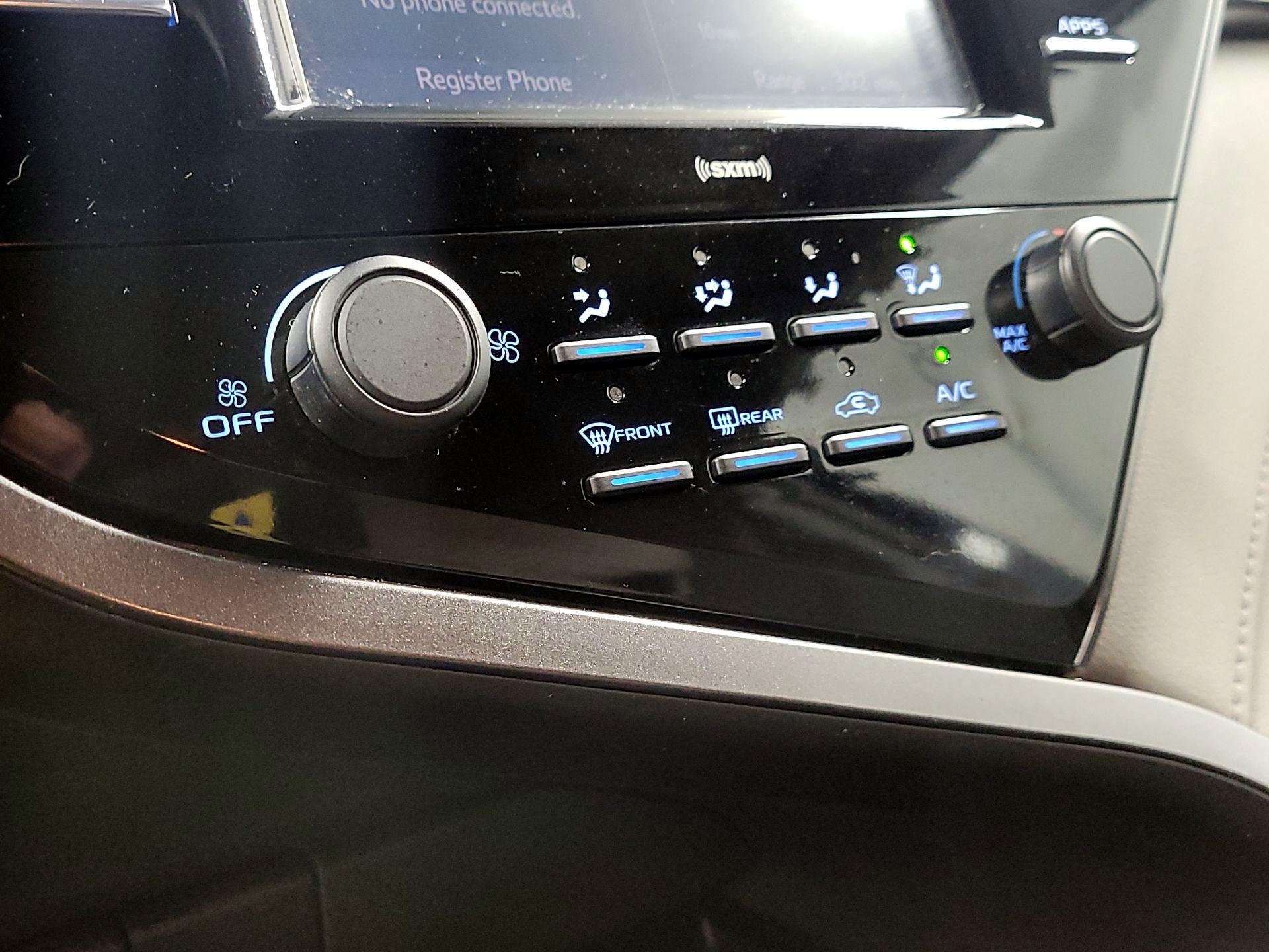 Thumbnail: 2020 Toyota Camry - 16