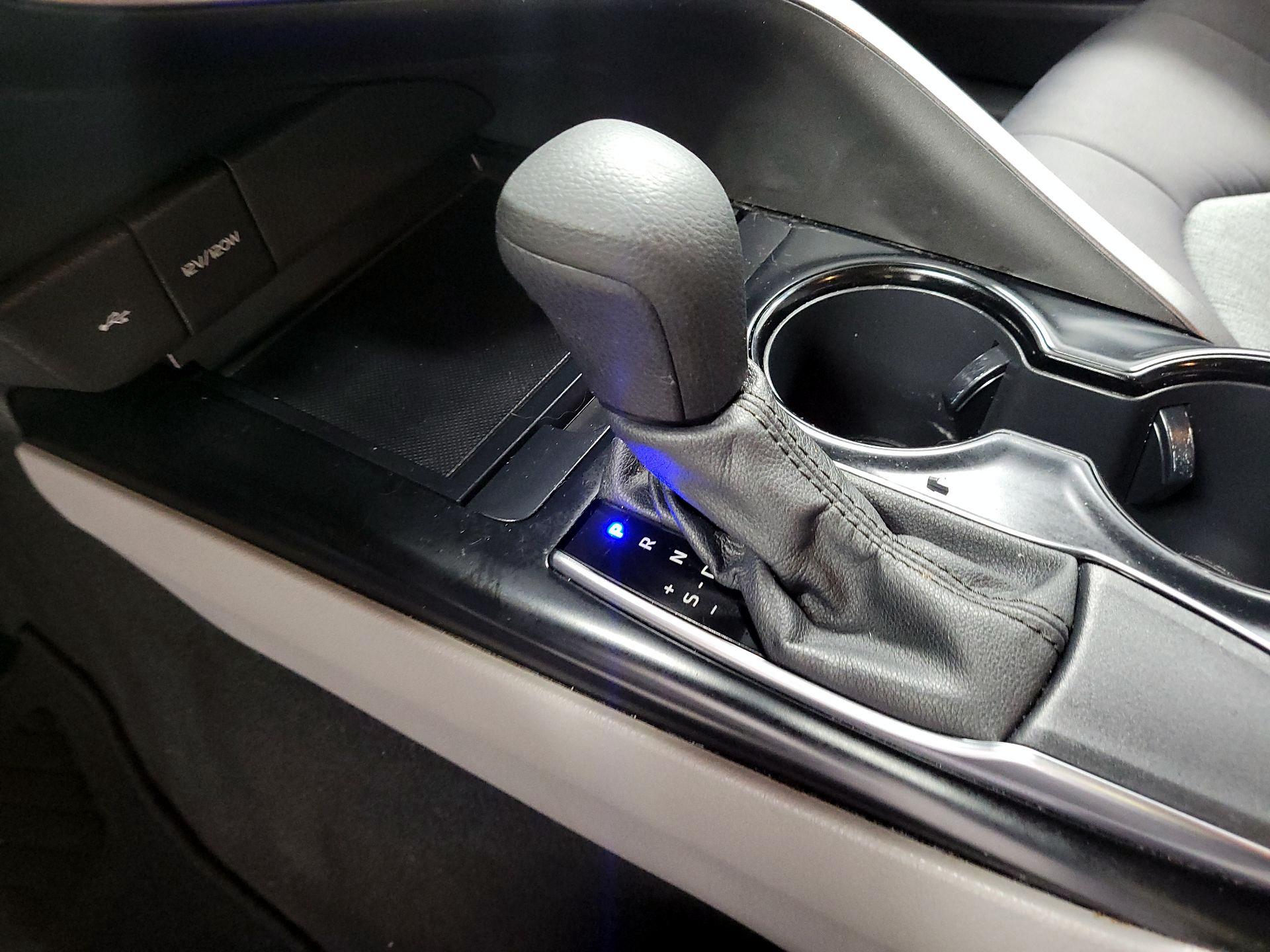 Thumbnail: 2020 Toyota Camry - 17