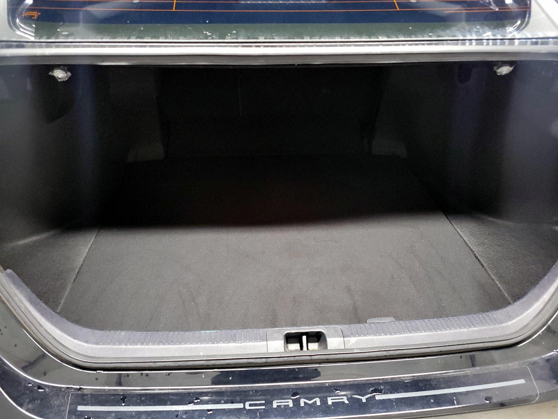 Thumbnail: 2020 Toyota Camry - 20