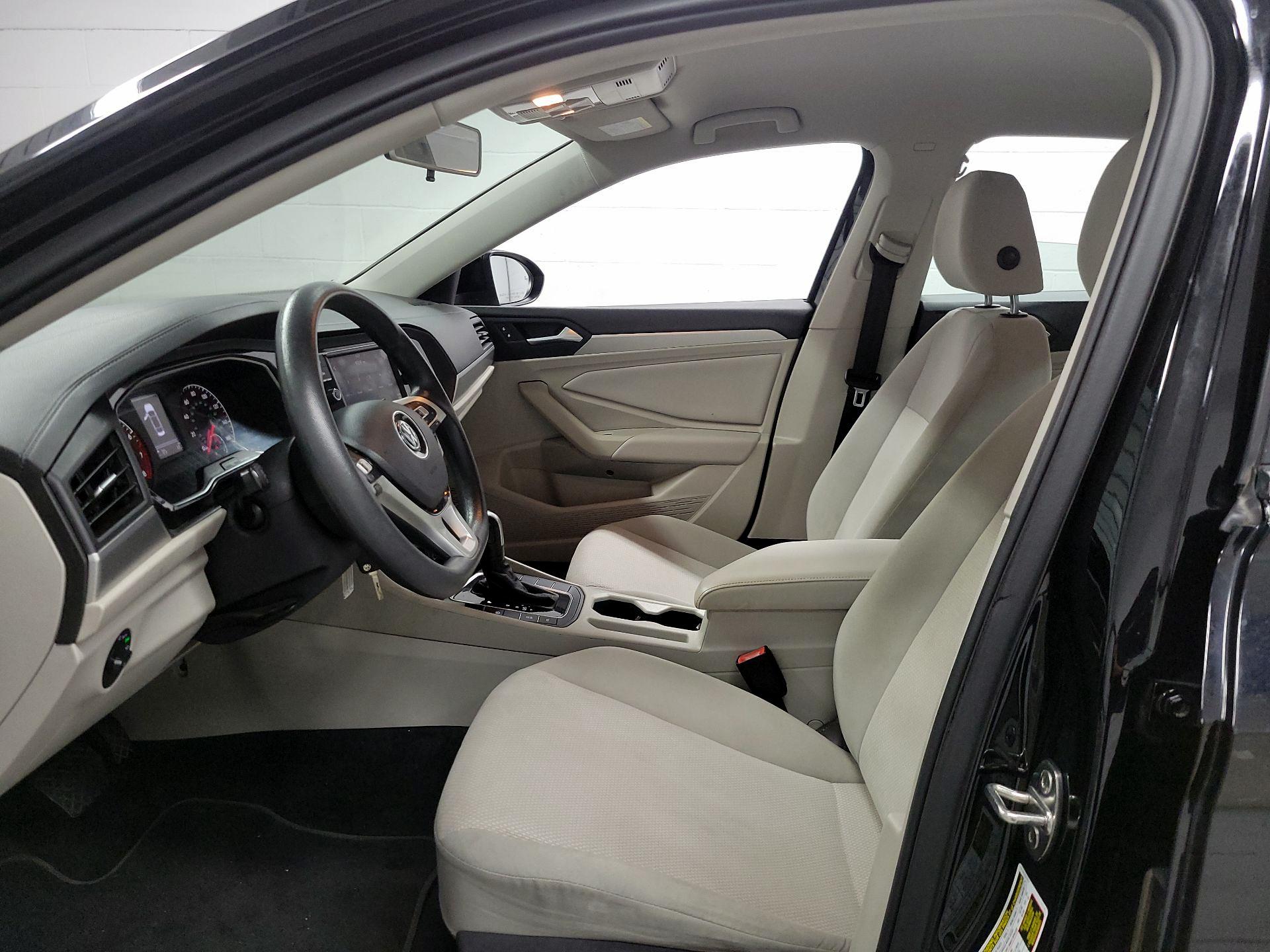 Thumbnail: 2019 Volkswagen Jetta - 11