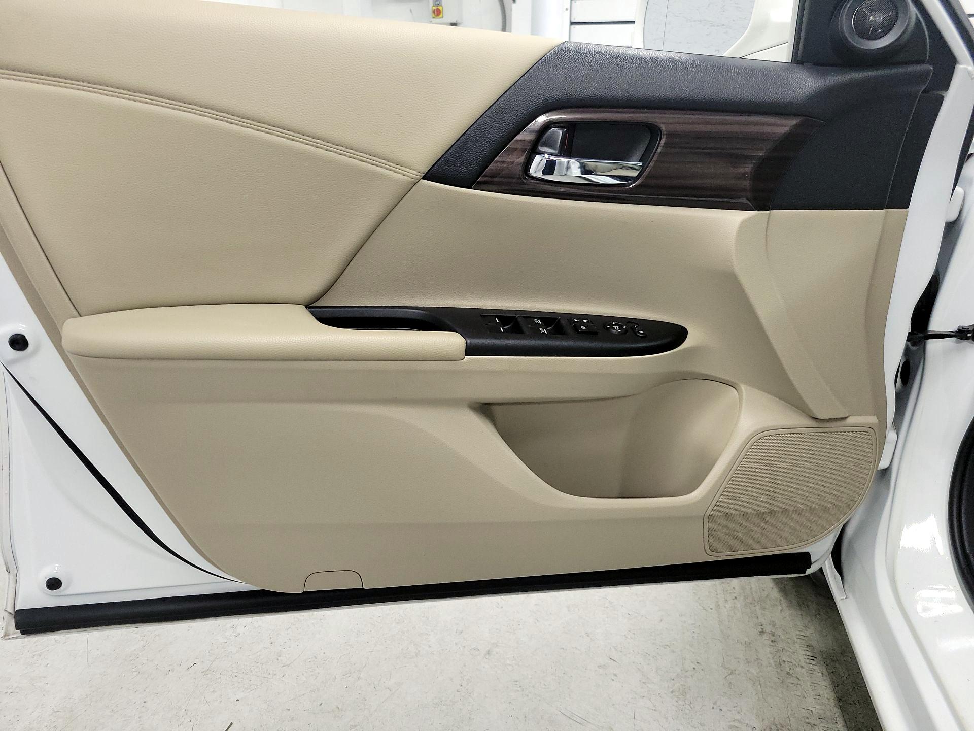 Thumbnail: 2016 Honda Accord - 12