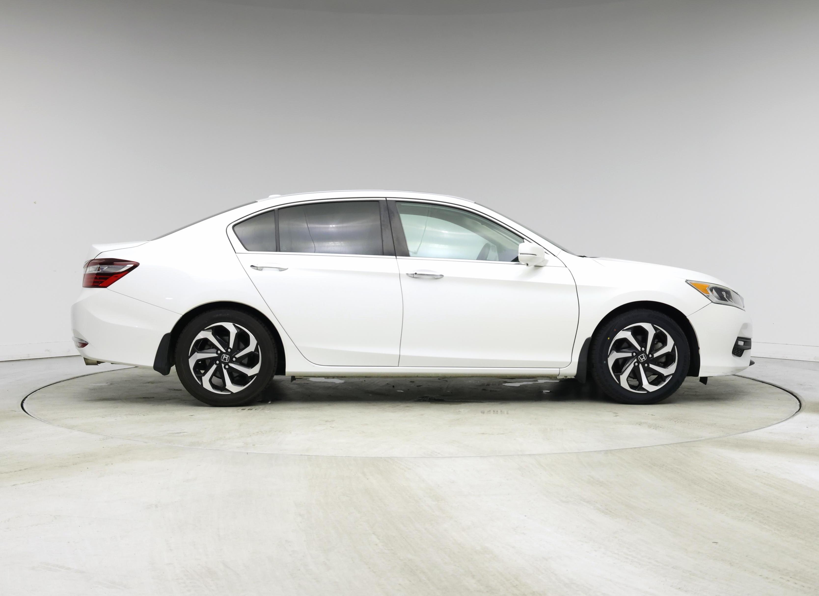 Thumbnail: 2016 Honda Accord - 7